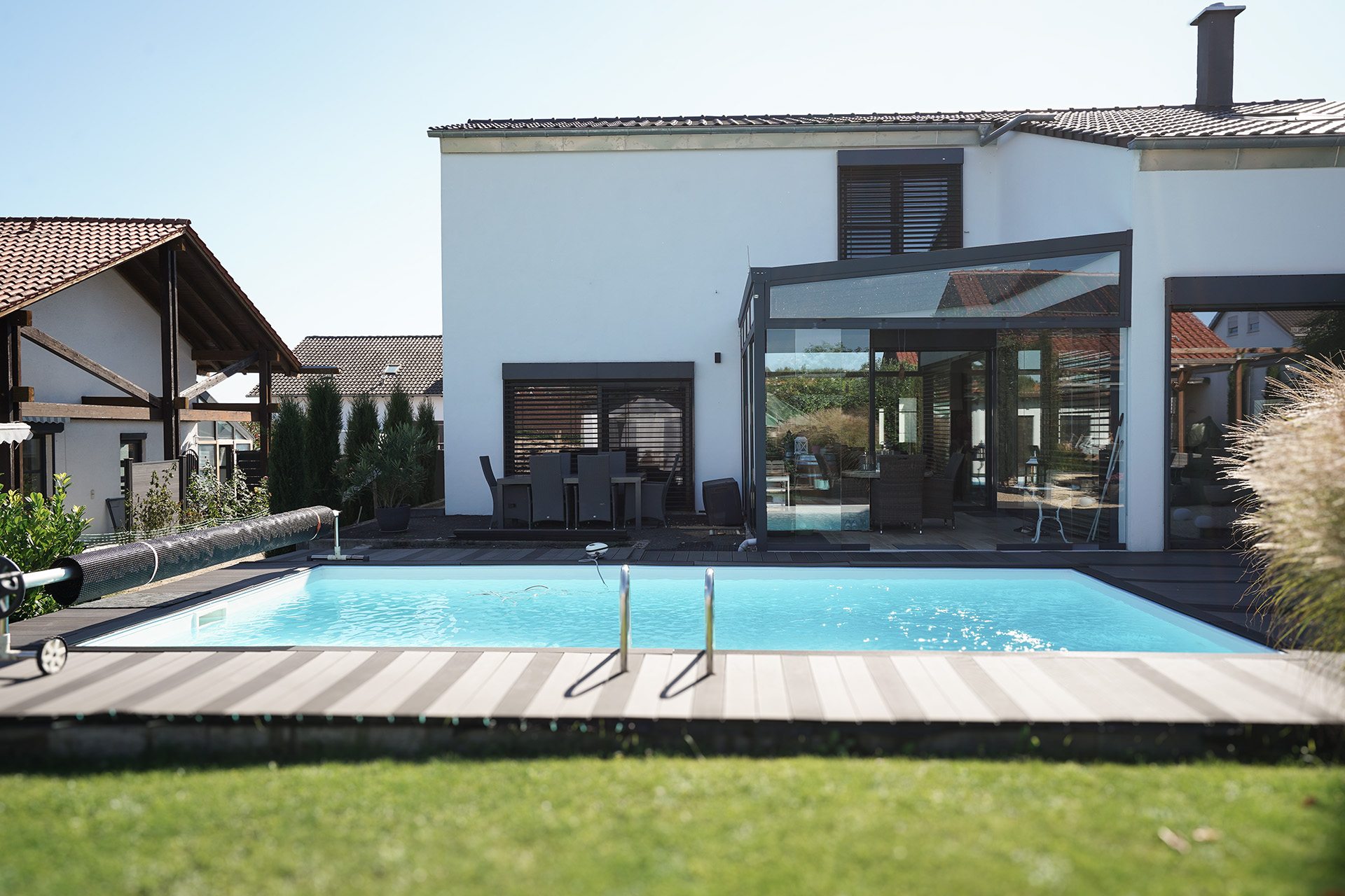 Architektur trifft Lifestyle – moderner, freistehender Bungalow mit Pool in Kerzenheim