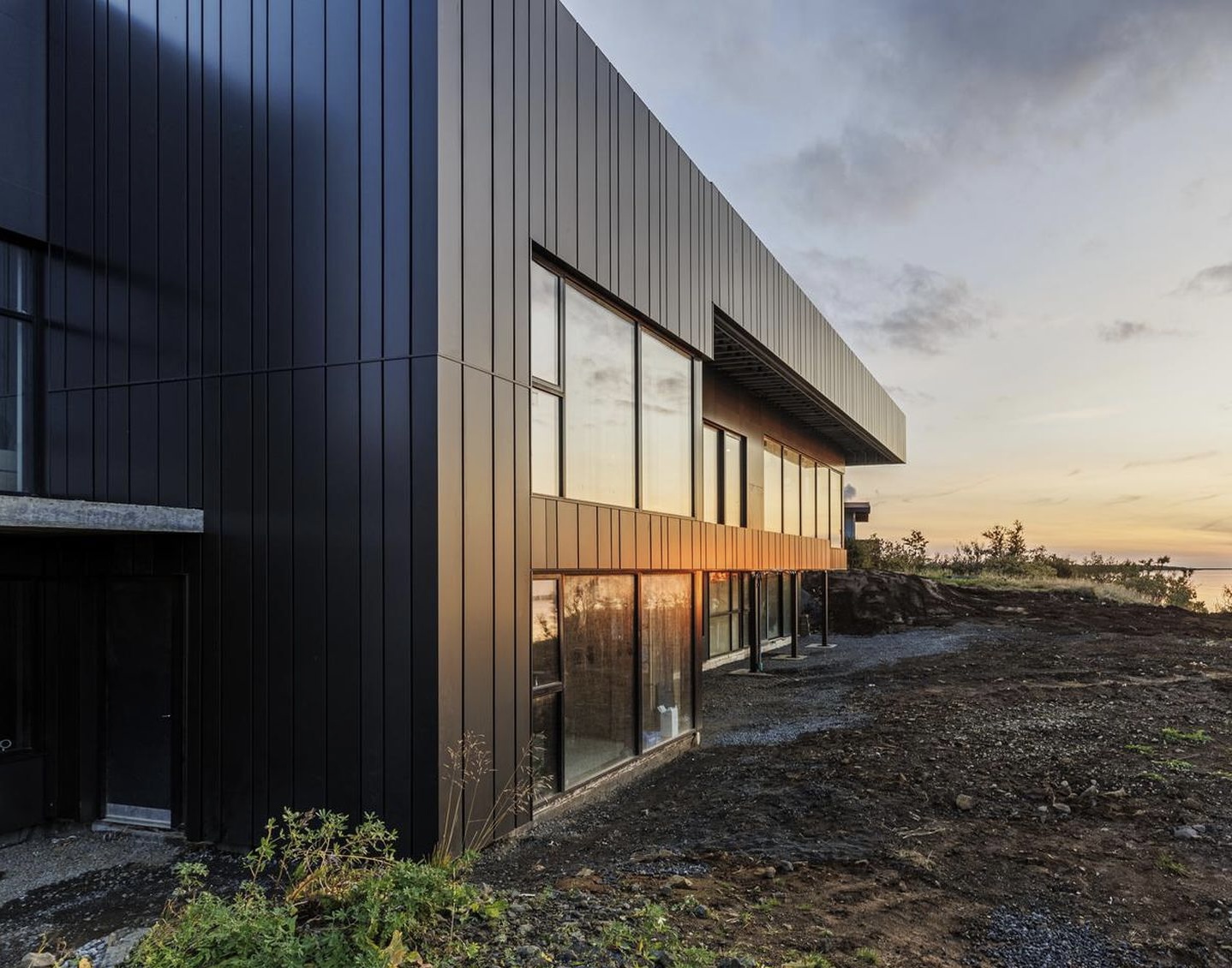 Gluggar og klæðning