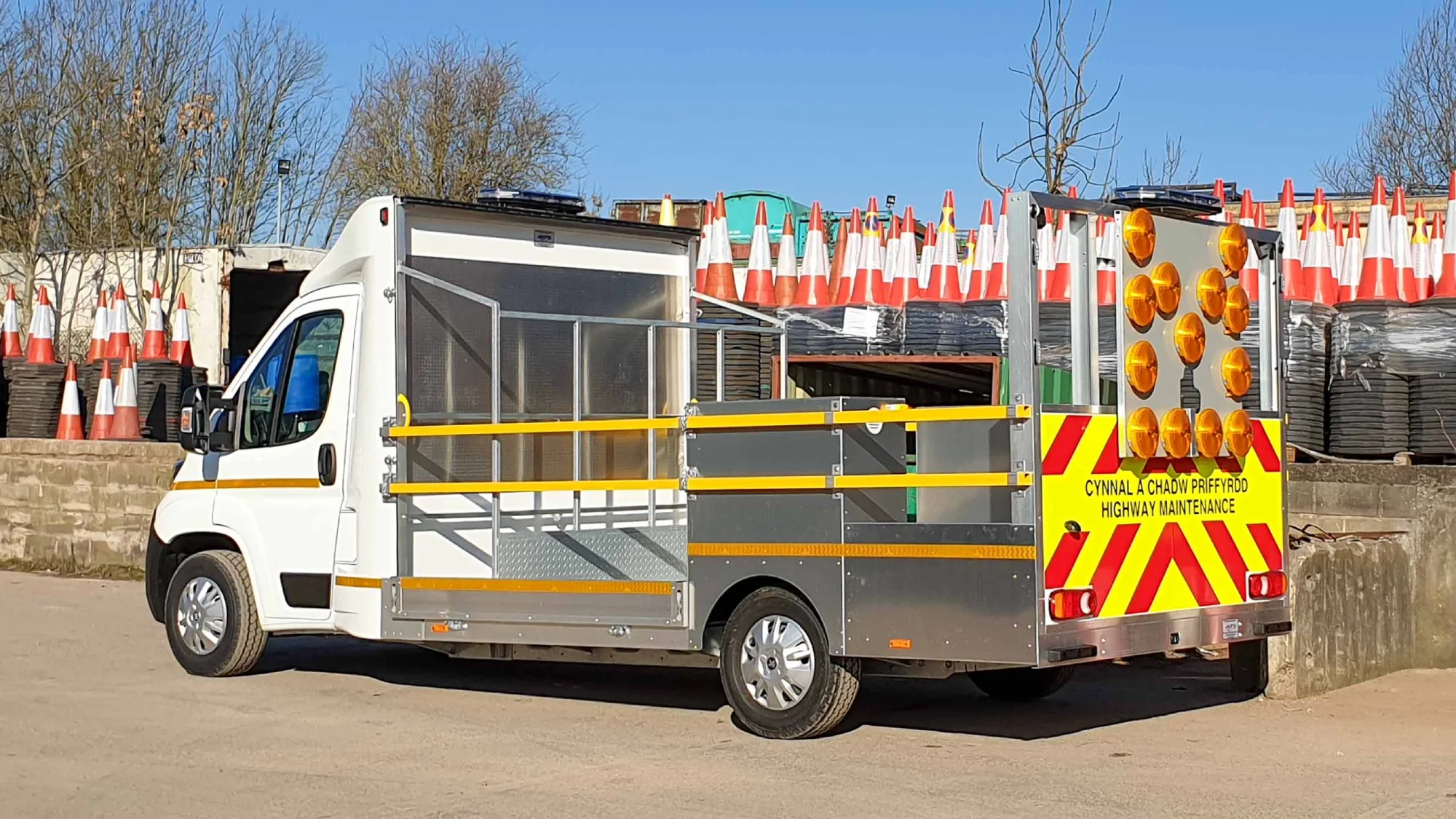 Drop & Go Fixed Rear Gantry Traffic Management Vehicle