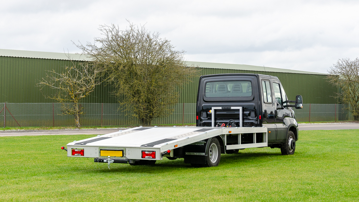 Why choose the Iveco Daily Crew Cab Car Transporter?