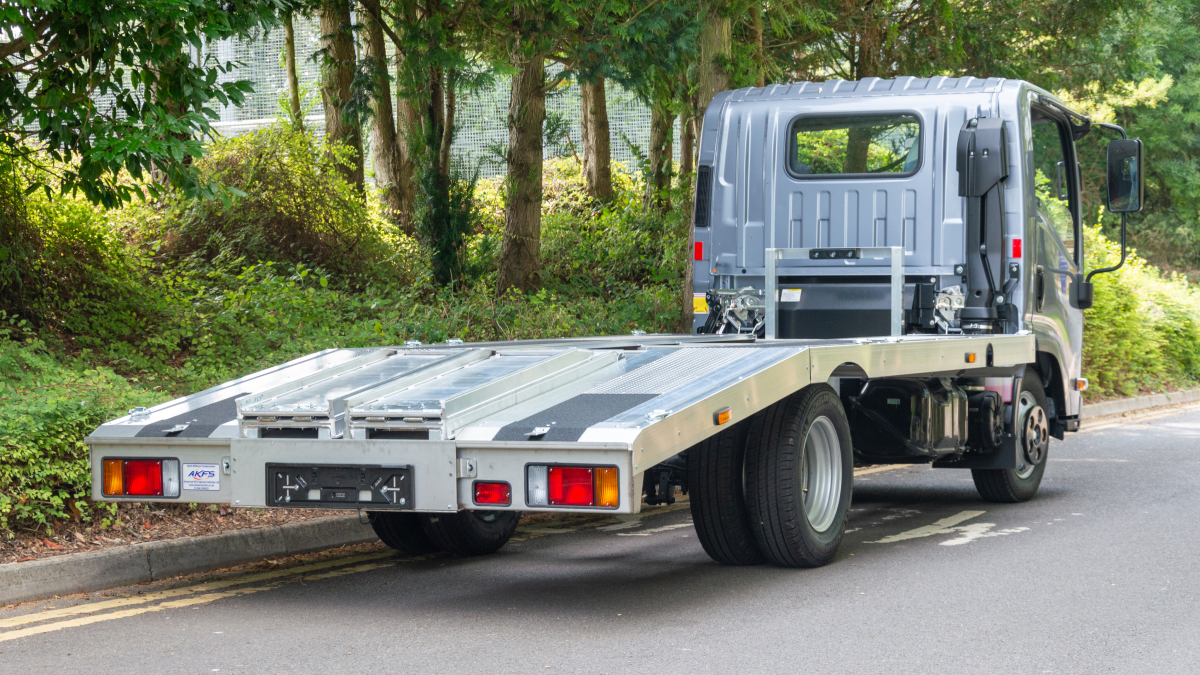 Why choose the ISUZU Grafter Car Transporter?