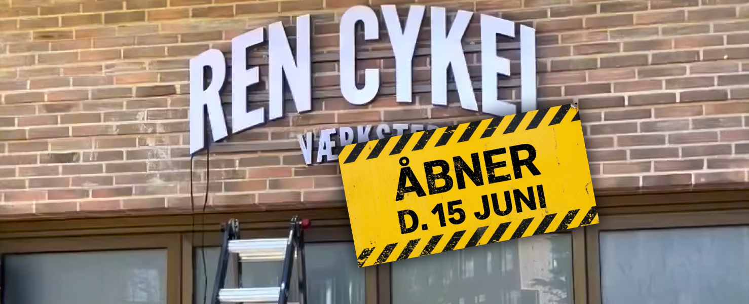 Ren Cykel cykelværksted med cykler parkeret udenfor, klar til cykelservice, køb cykel og reparation.