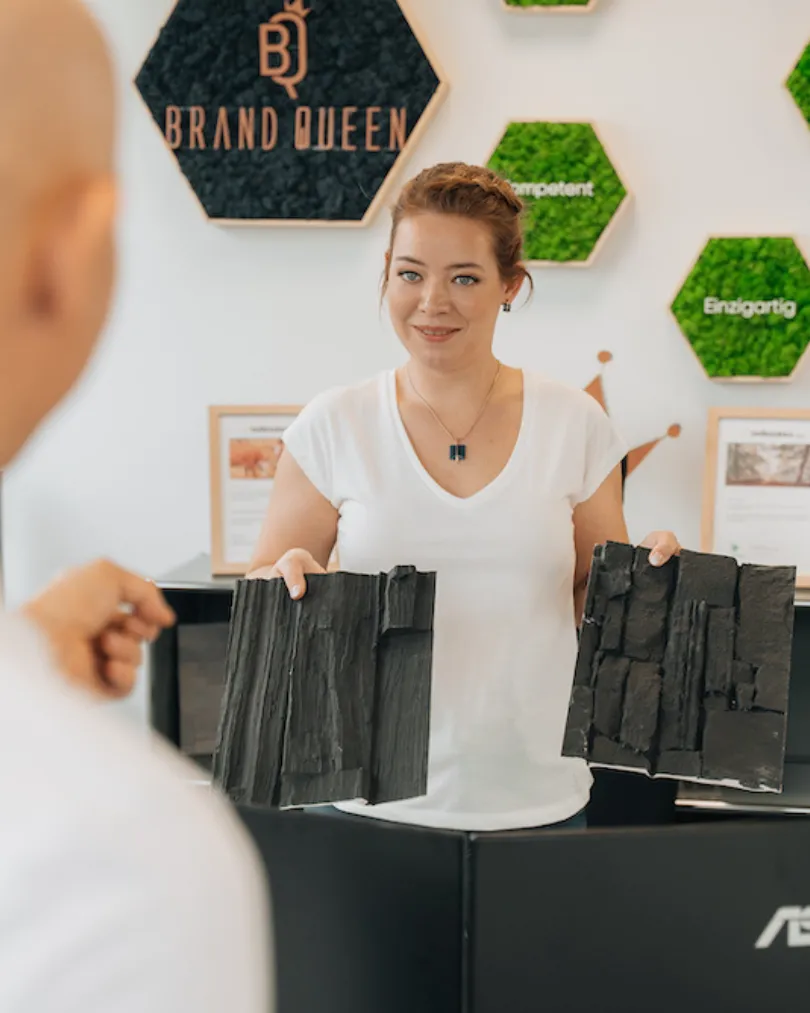 Rebecca Backwinkel Brandqueen Materialauswahl Messestand