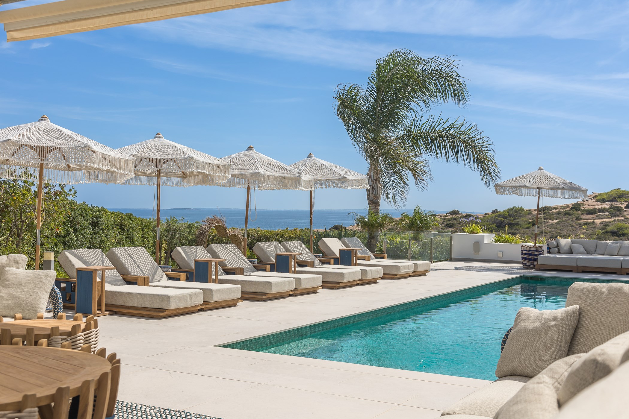 Villa Azura – 4-bedroom villa, with fully furnished interiors (photo 12 of 49)