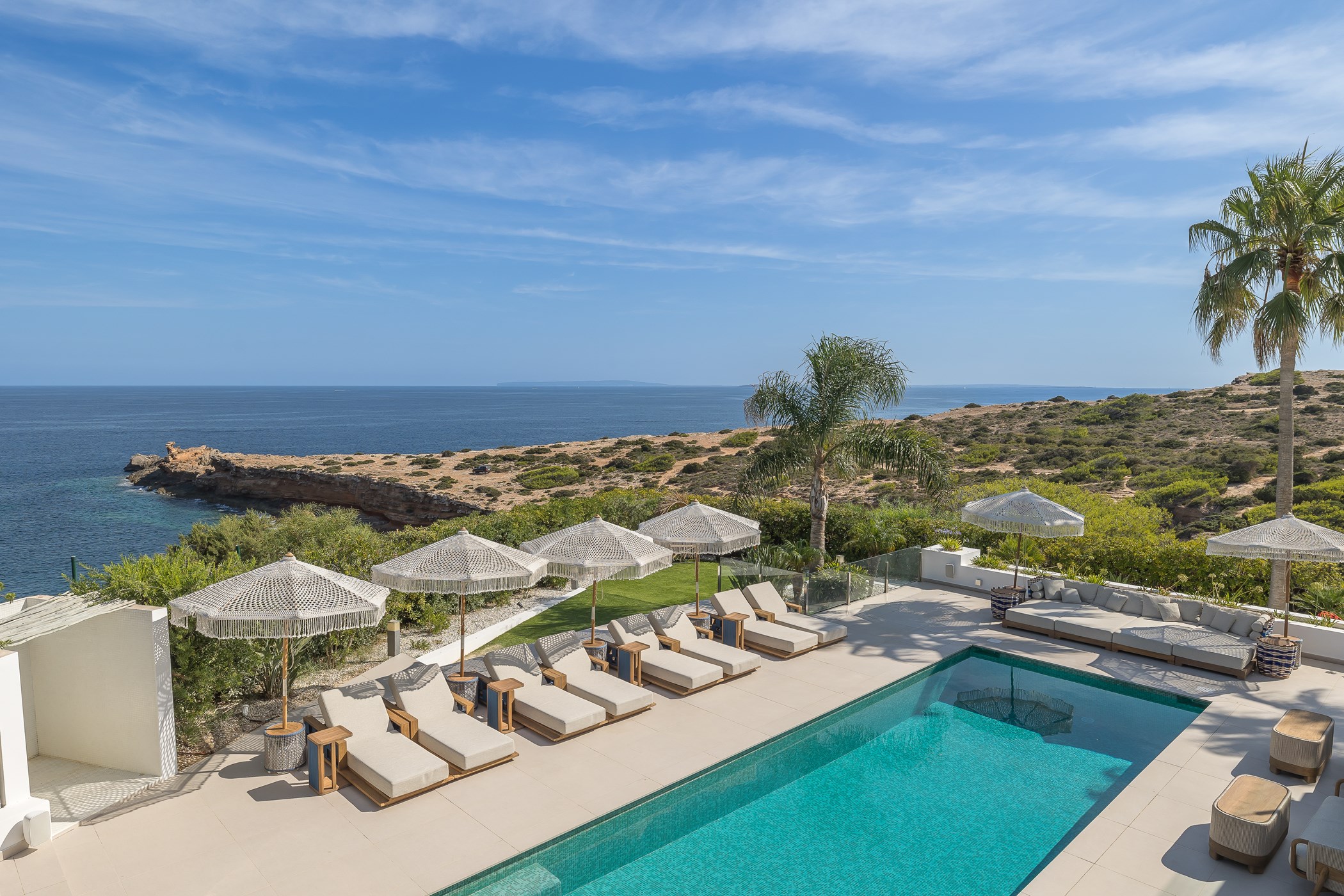 Villa Azura – 4-bedroom villa, with a swimming pool (photo 17 of 49)