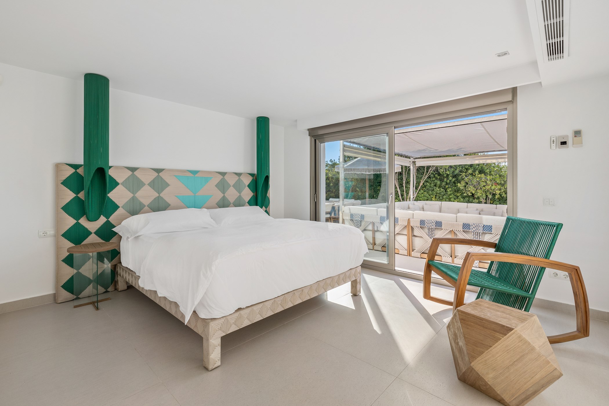 Villa Azura – 4-bedroom villa, with a swimming pool (photo 39 of 49)