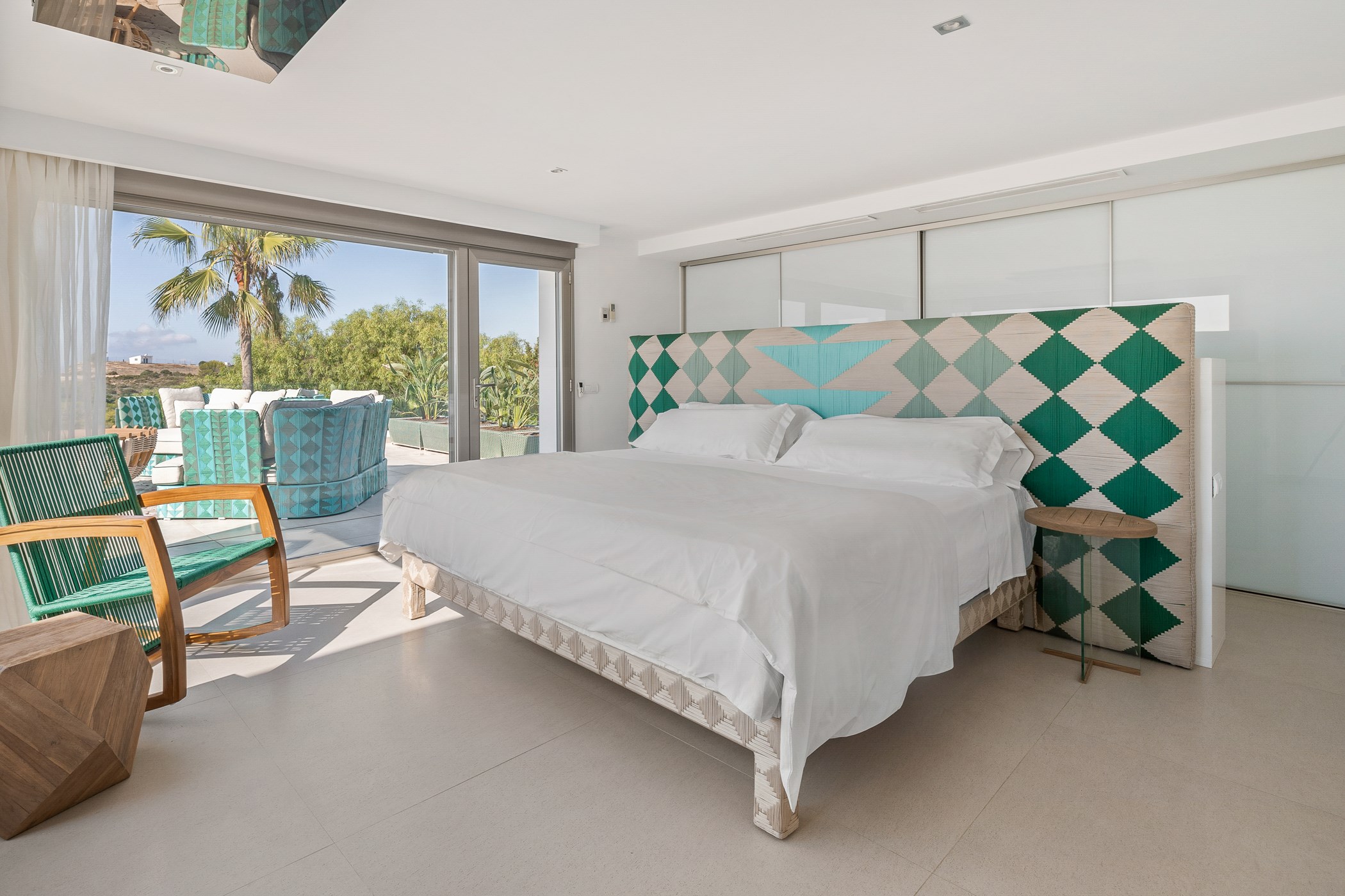 Villa Azura – 4-bedroom villa, with a swimming pool (photo 47 of 49)