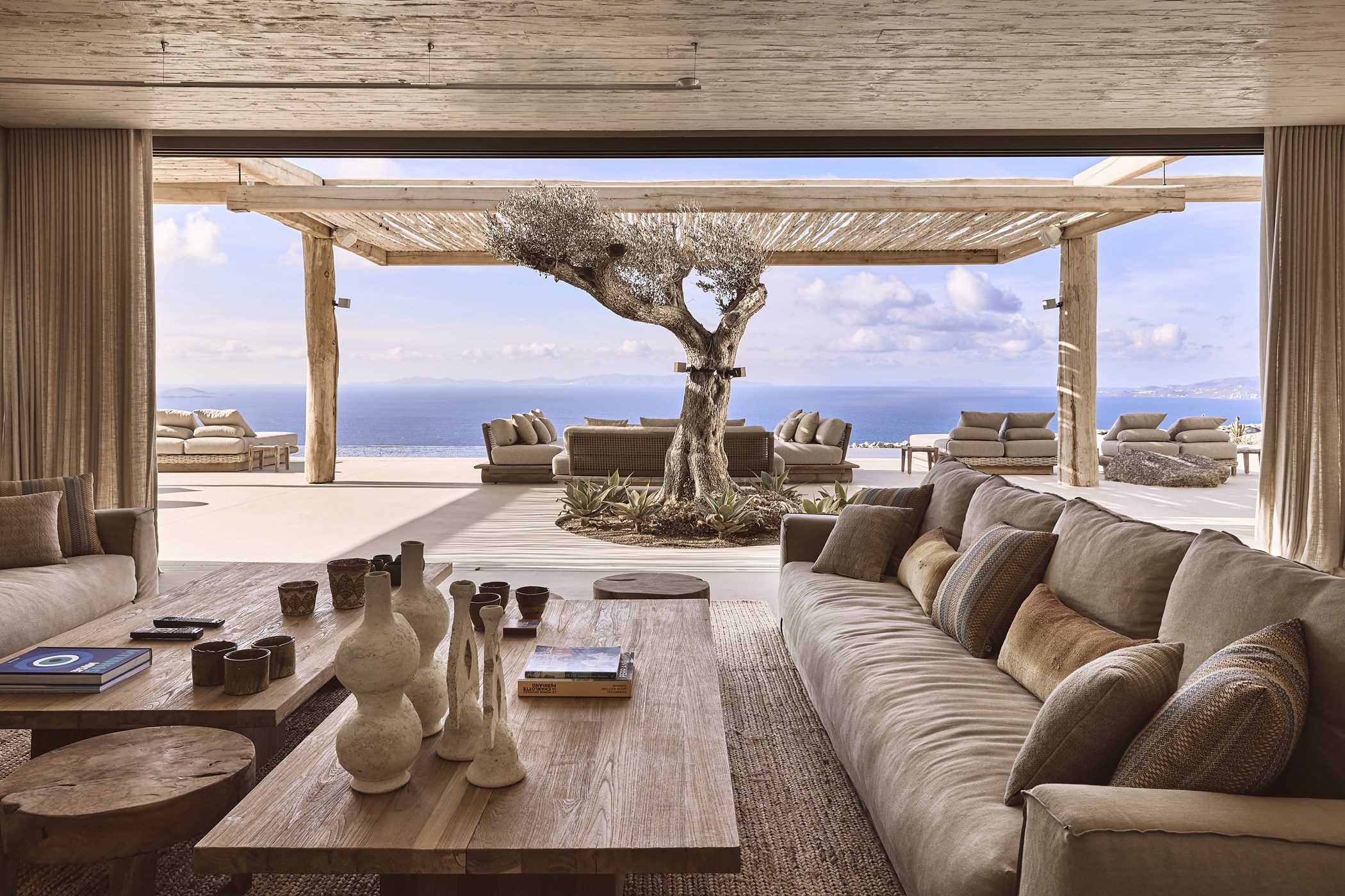 Prestige – 7-bedroom villa, with a swimming pool (photo 3 of 50)