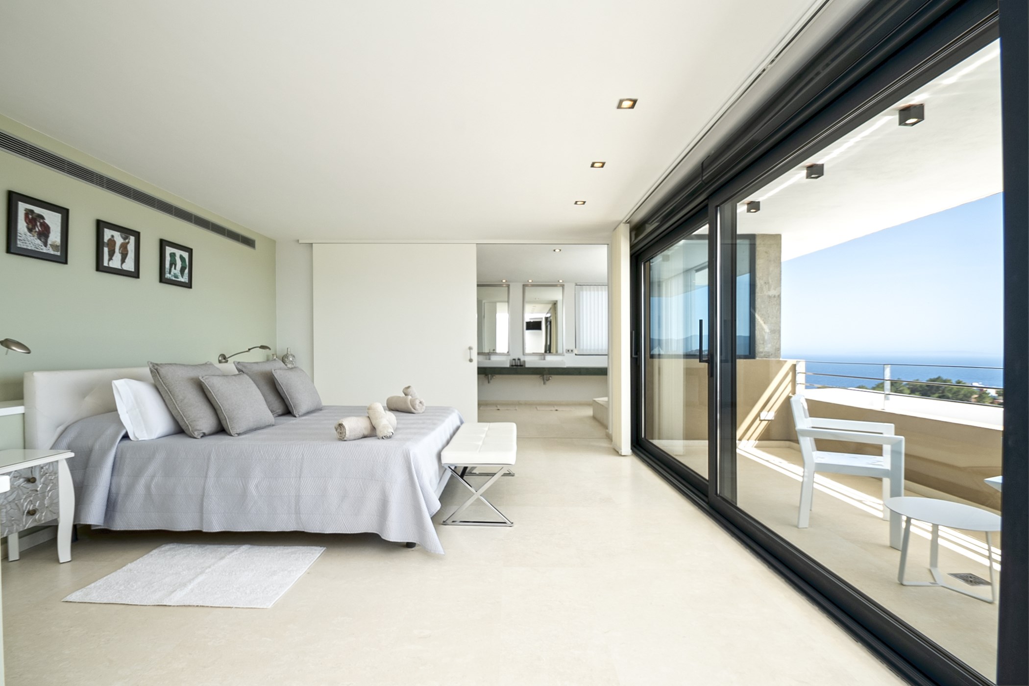 Villa Abigail – 4-bedroom villa, with sea views (photo 8 of 50)