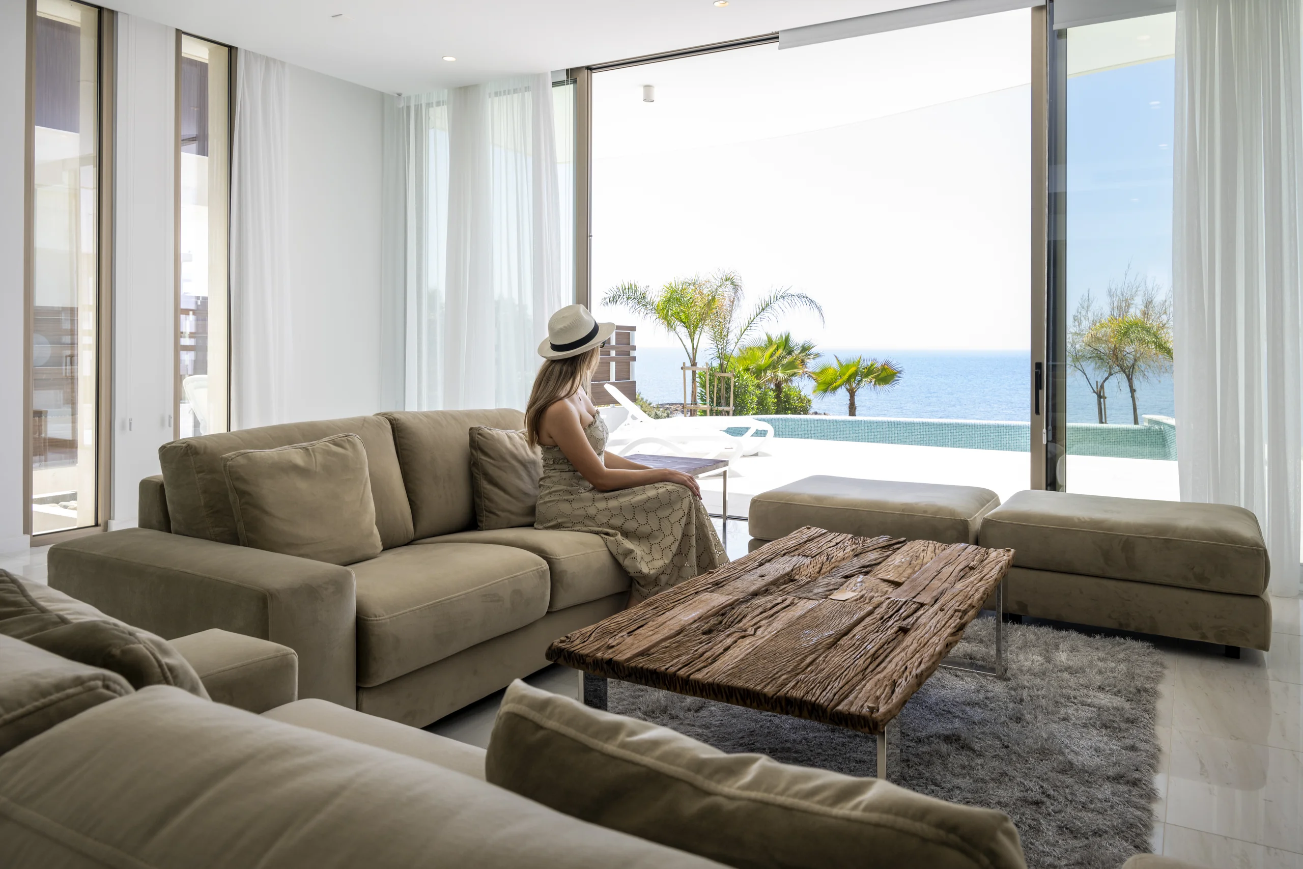 Armonia Beach Villas – villa, with a swimming pool (photo 11 of 23)