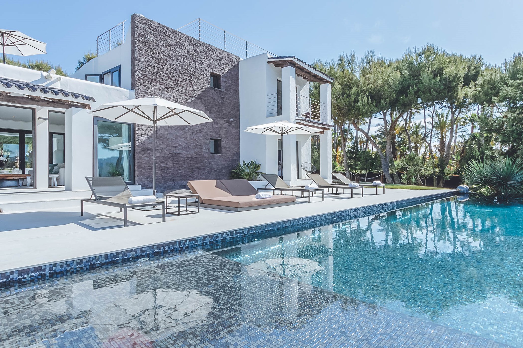 Villa Vivian – 6-bedroom villa, with sea views (photo 4 of 36)