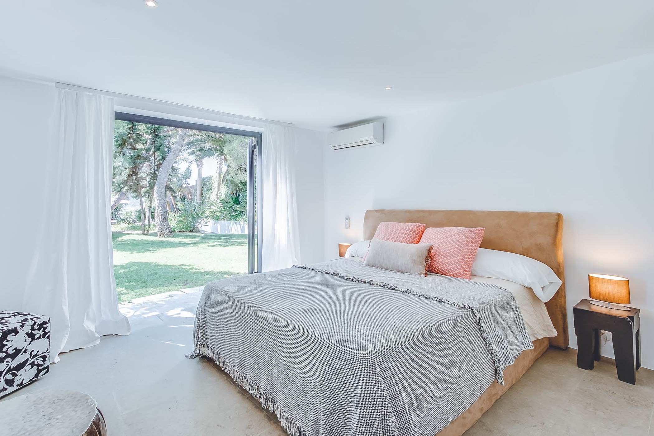 Villa Vivian – 6-bedroom villa, with a swimming pool (photo 15 of 36)