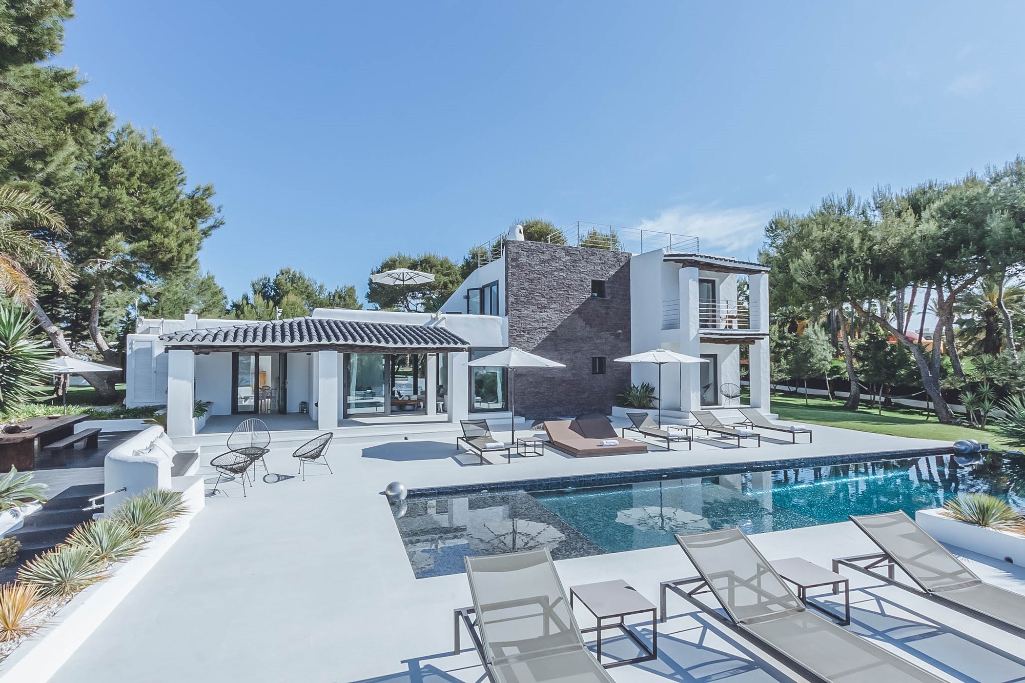 Villa Vivian – 6-bedroom villa, with sea views (photo 30 of 36)