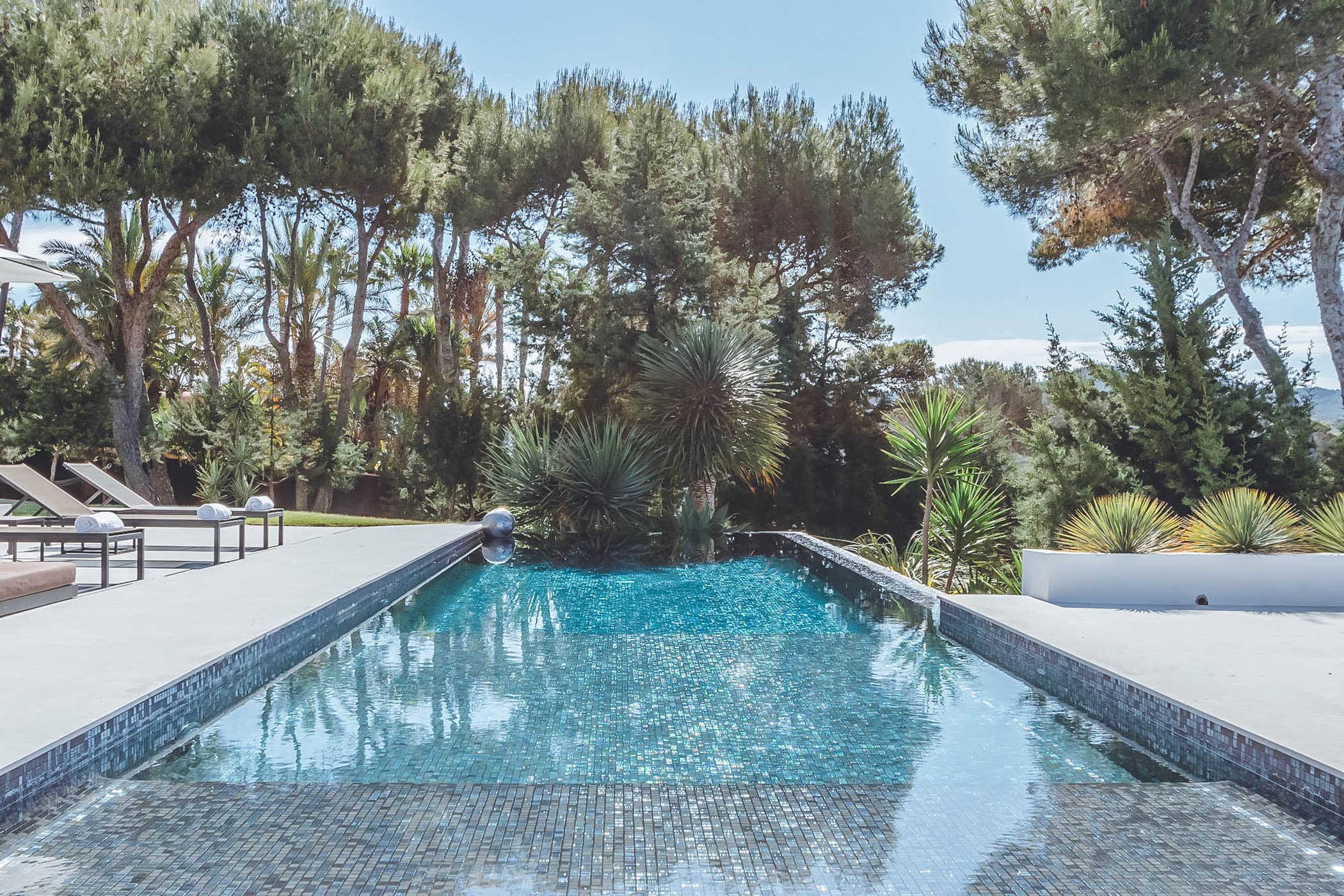 Villa Vivian – 6-bedroom villa, with a swimming pool (photo 27 of 36)