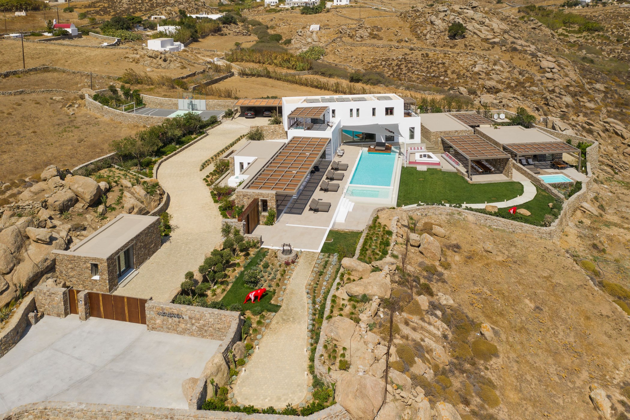 Sunset Paradise Estate – 7-bedroom villa, with a swimming pool (photo 19 of 50)
