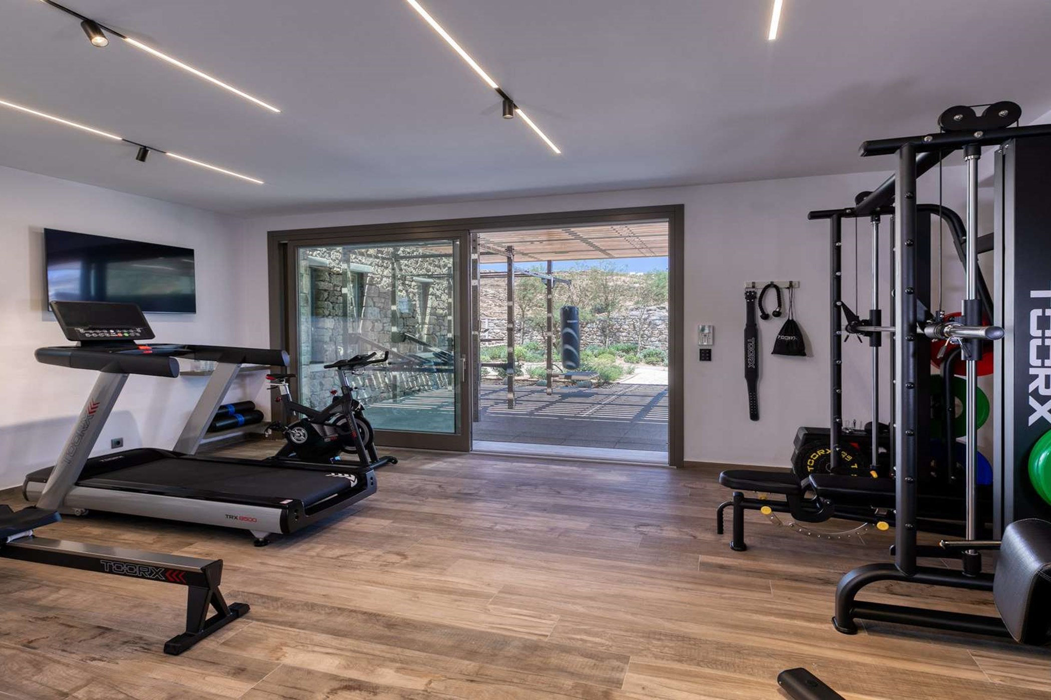 Sunset Paradise Estate – 7-bedroom villa, with a swimming pool (photo 32 of 50)