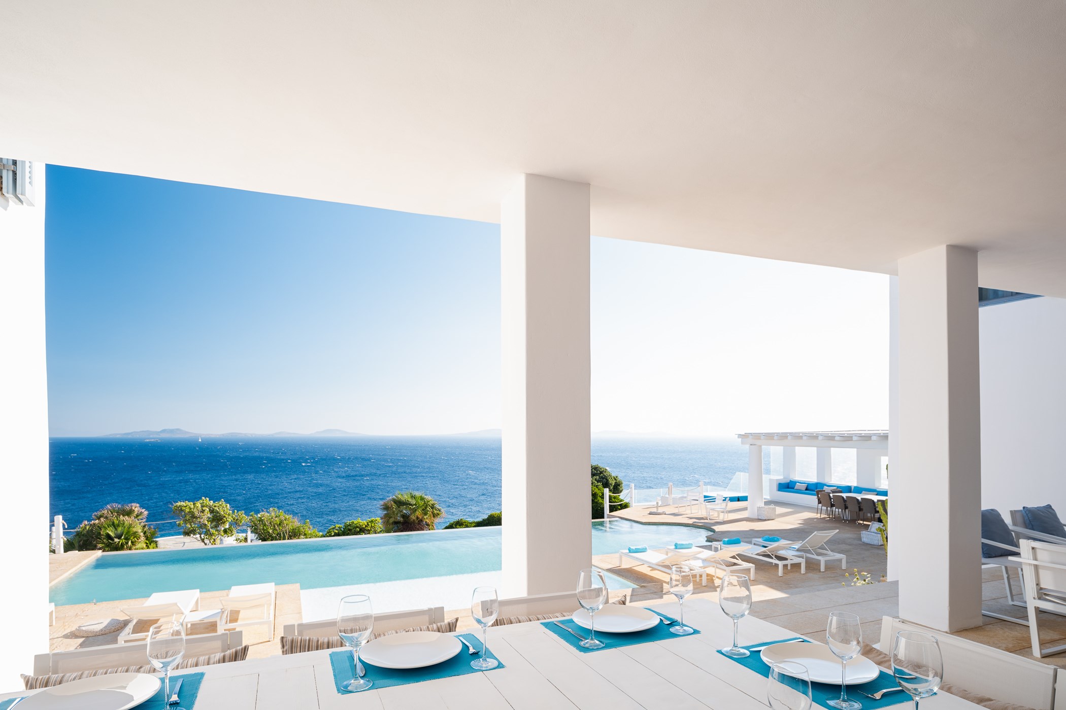 Villa Sea-Front – 7-bedroom villa, with a swimming pool (photo 3 of 26)
