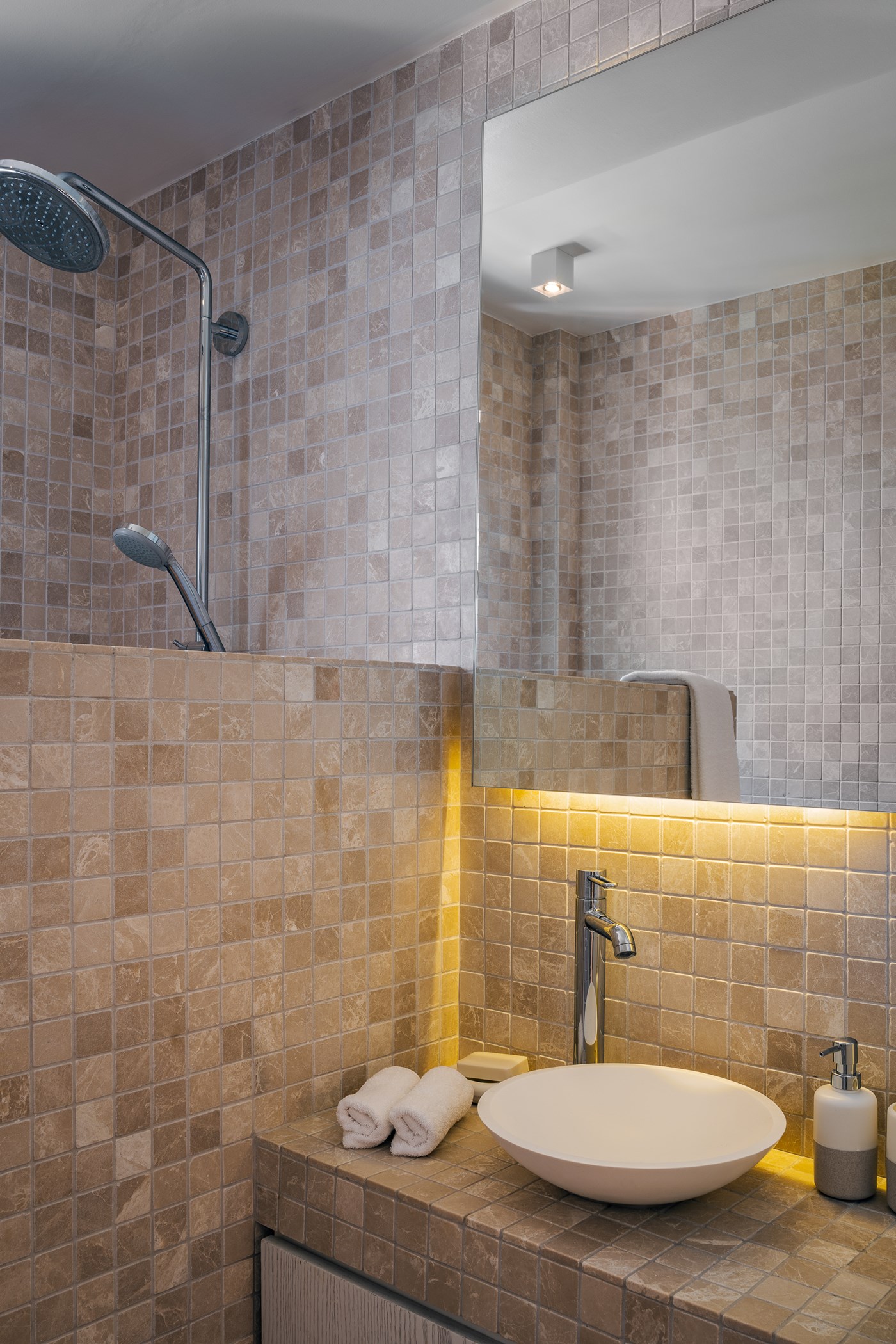 Villa Sea-Front – 7-bedroom villa, with a swimming pool (photo 14 of 26)