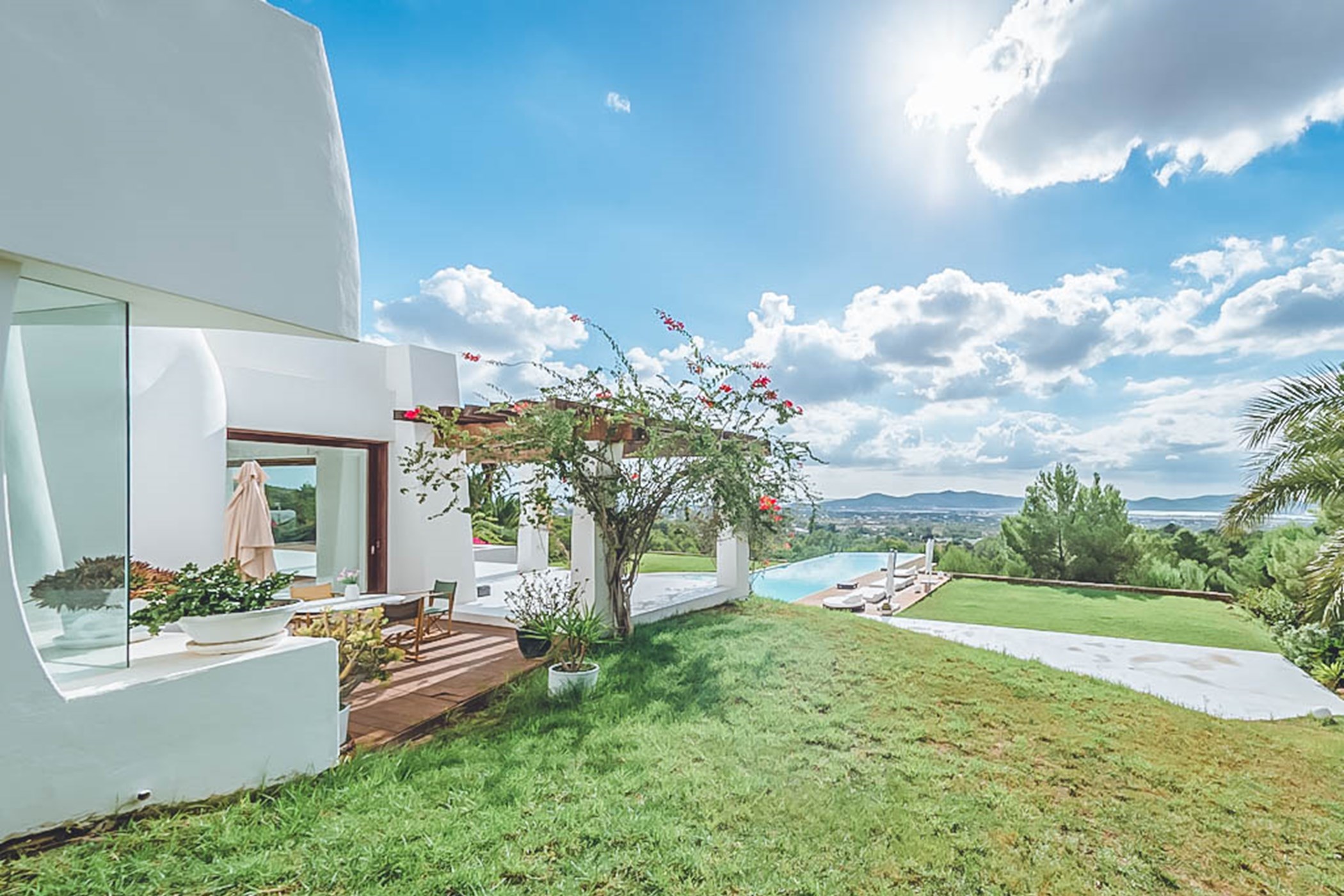 Villa Margo – 6-bedroom villa, with a swimming pool (photo 4 of 40)