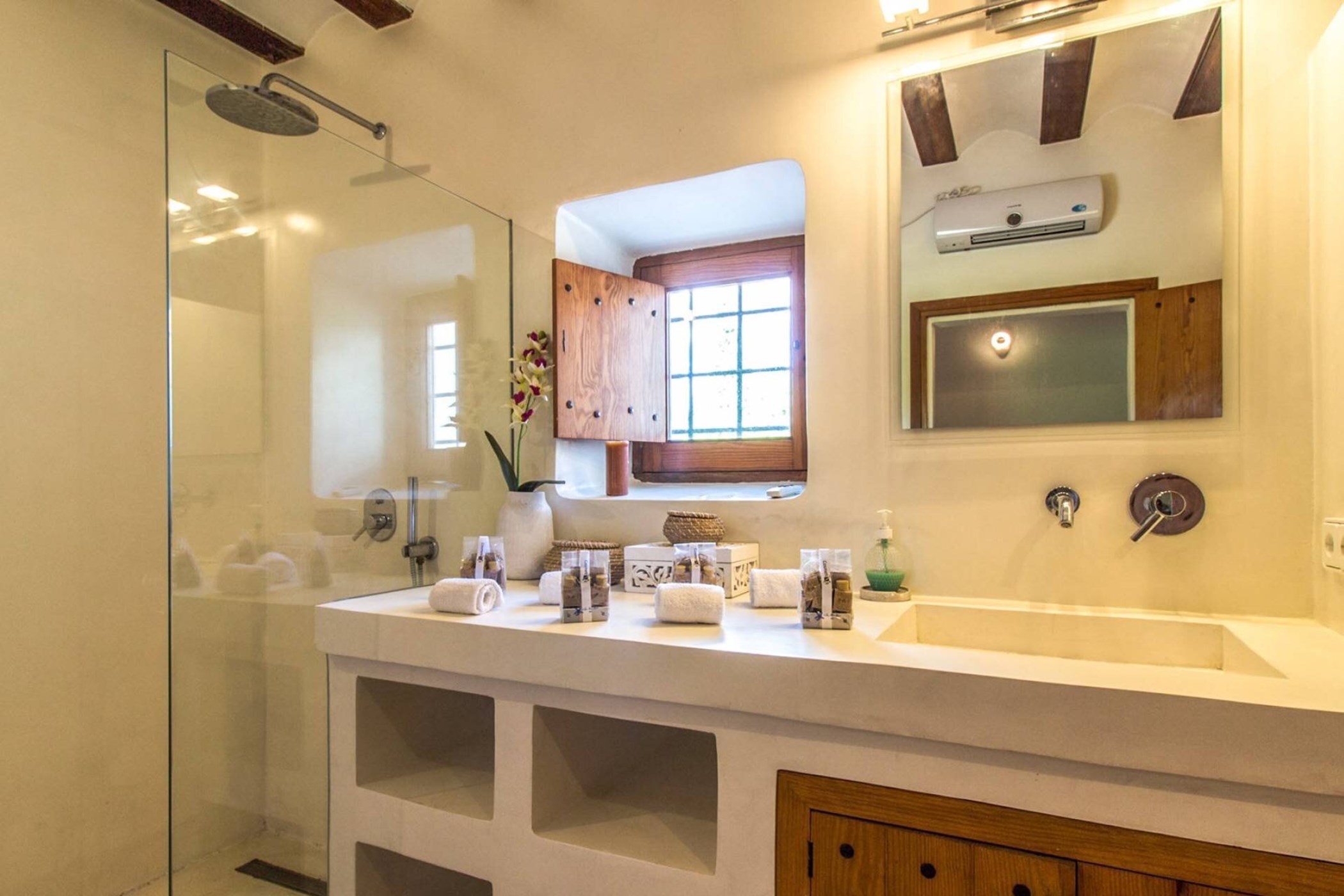 Villa Margo – 6-bedroom villa, with a swimming pool (photo 29 of 40)