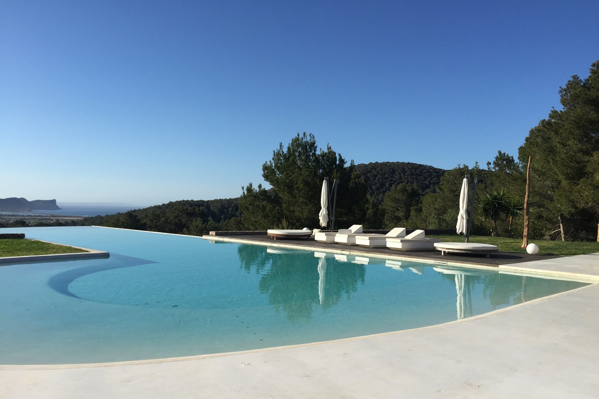 Villa Margo – 6-bedroom villa, with a swimming pool (photo 34 of 40)