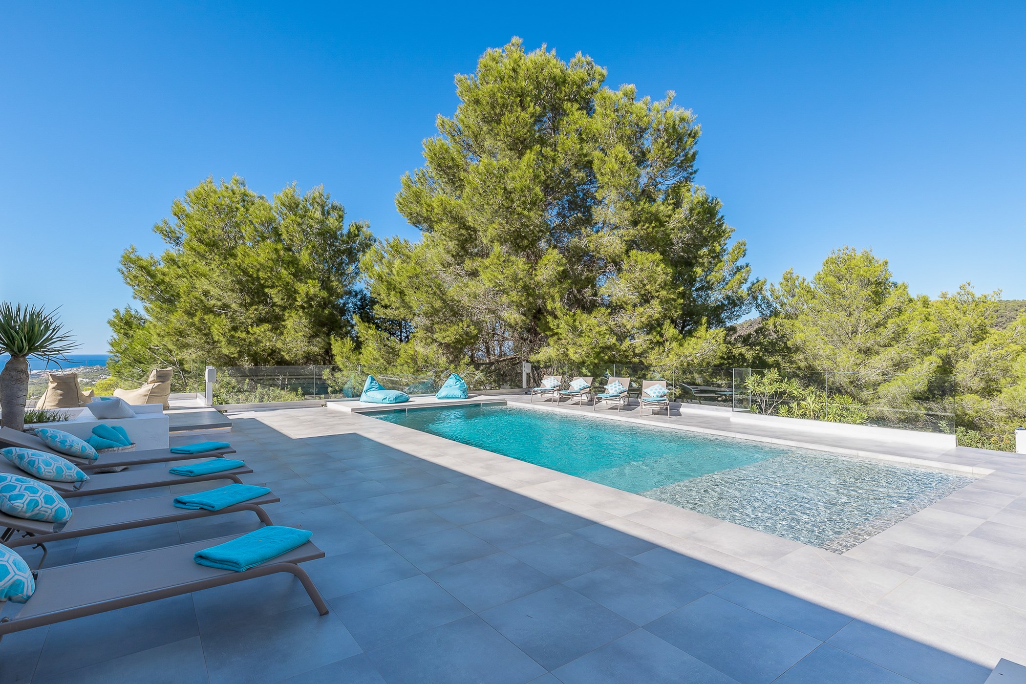 Villa Ivy – 6-bedroom villa, with a rooftop terrace (photo 20 of 48)