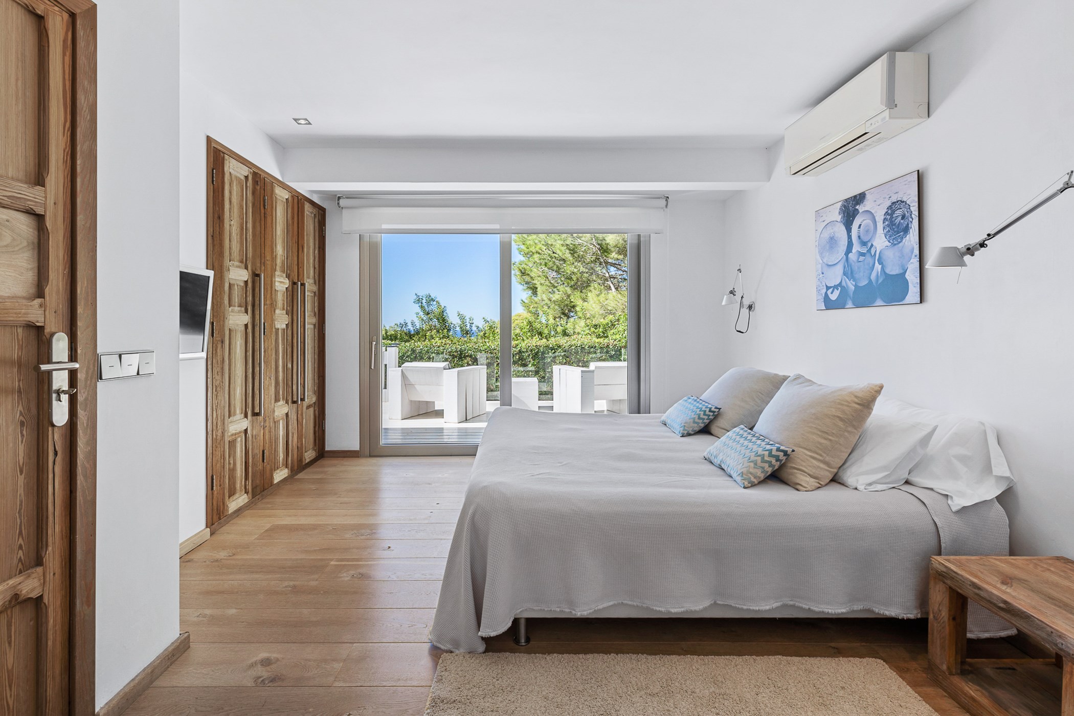 Villa Ivy – 6-bedroom villa, with a terrace (photo 42 of 48)