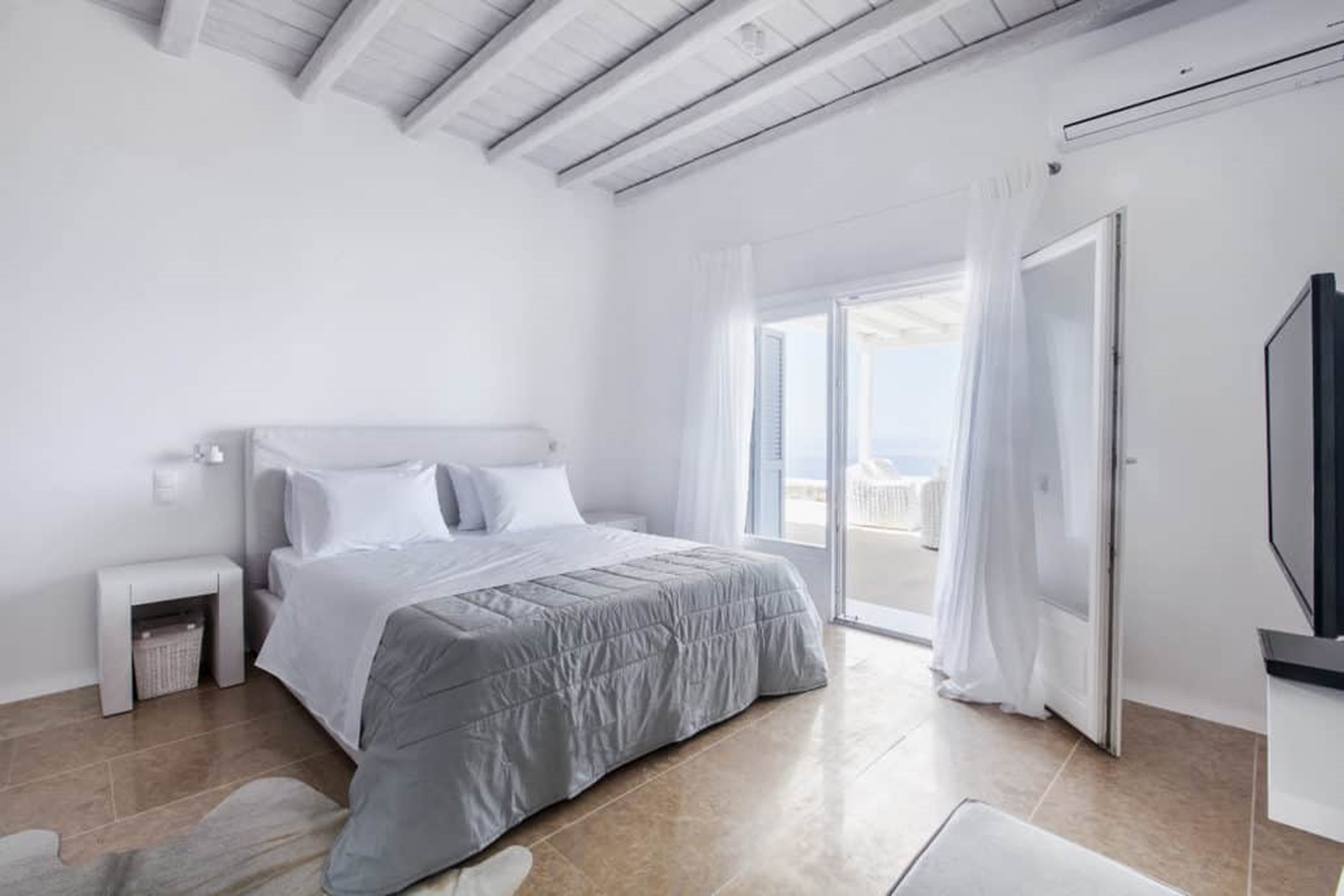 Villa Amy – 8-bedroom villa, with a swimming pool (photo 45 of 47)