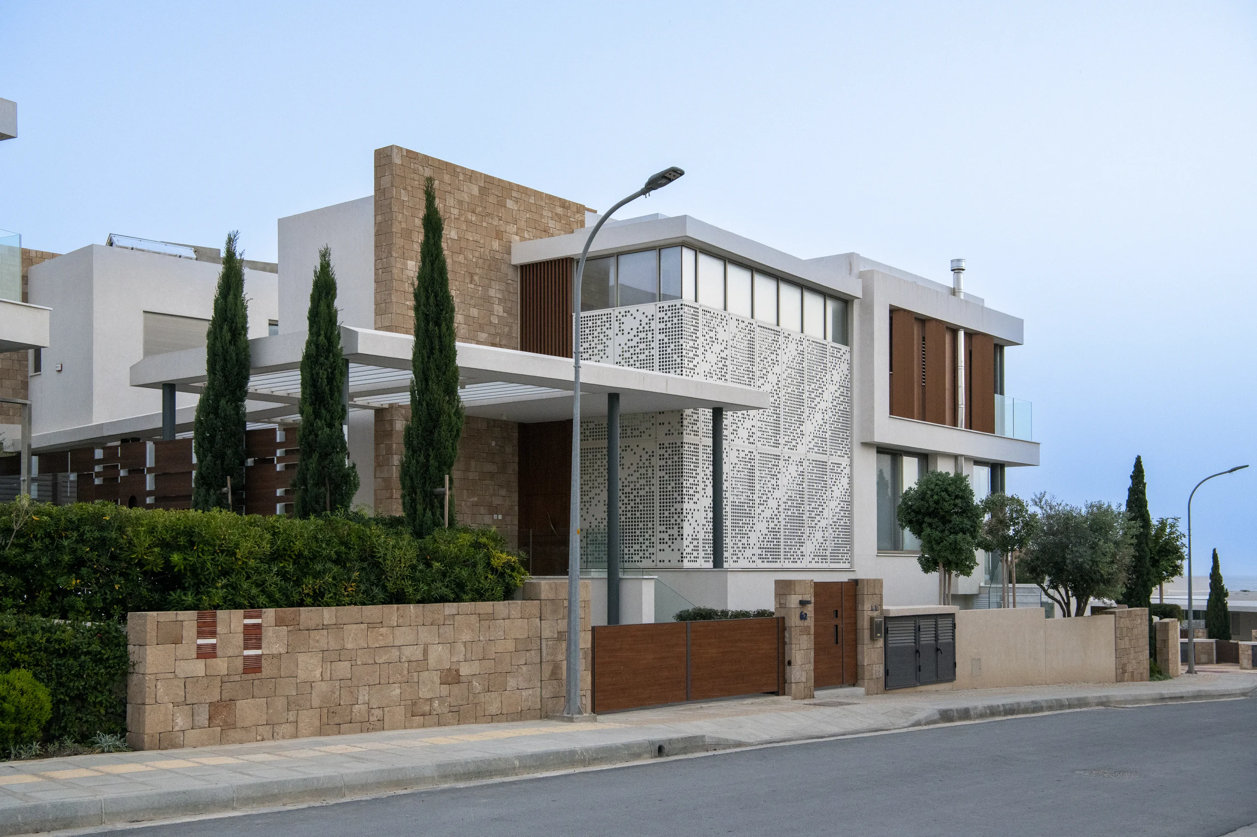 Adonis Beach Villas – 4-bedroom villa in Chloraka, Paphos, Cyprus, with a swimming pool (photo 19 of 27)