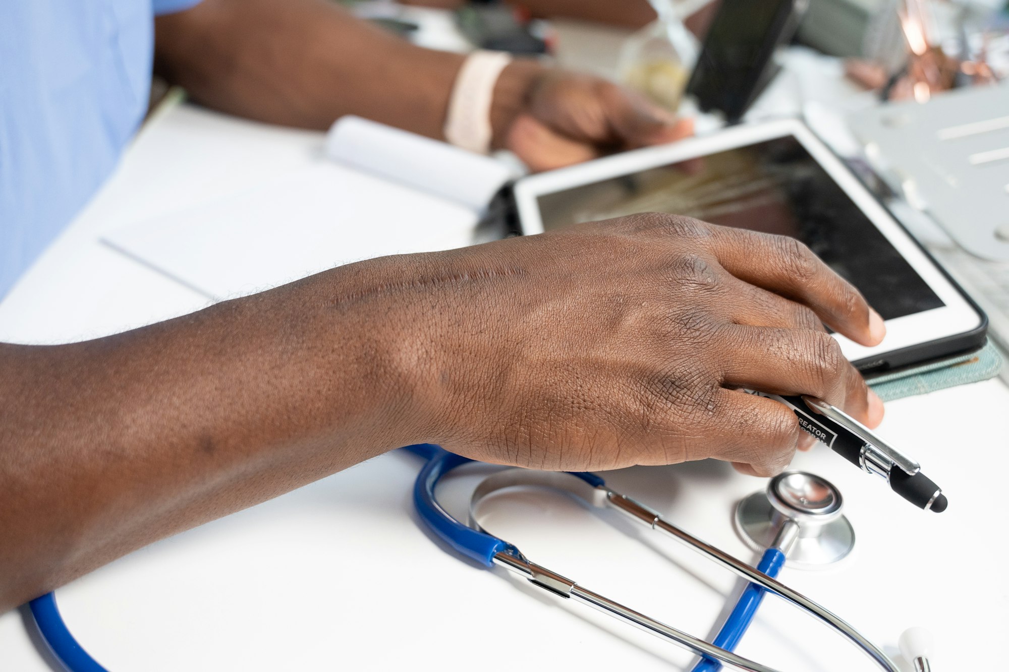 AI in Health Care: Canadians Using AI, But Draw the Line at Autonomous Diagnosis