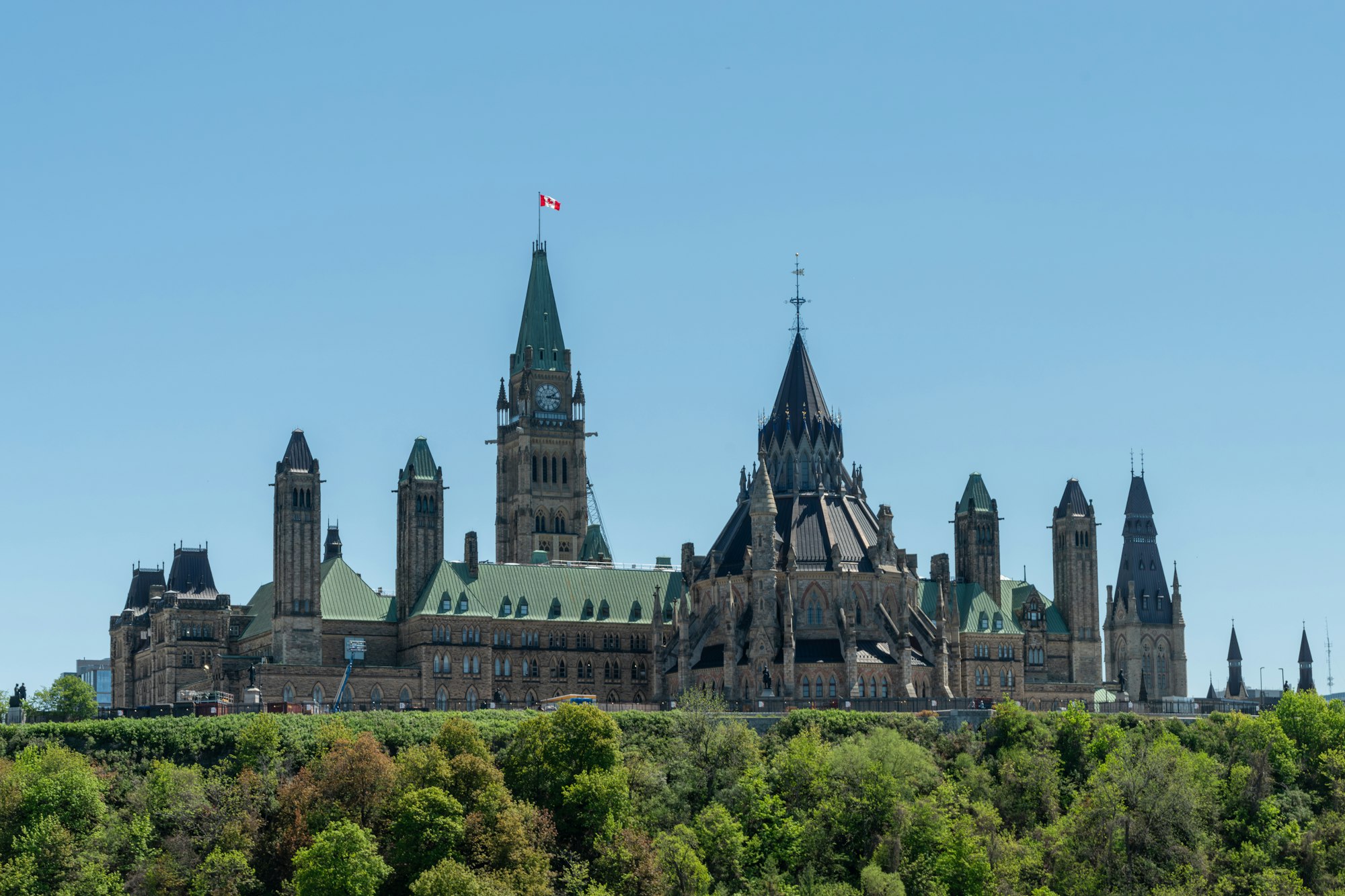 Federal Tracker: Liberals Lead by 9 as NDP Jumps