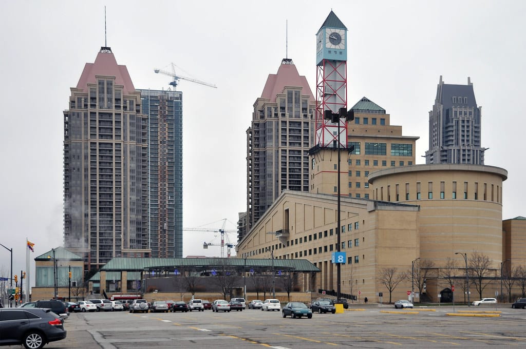 Mississauga: Parrish and Crombie Tied; City Mood Turns Negative