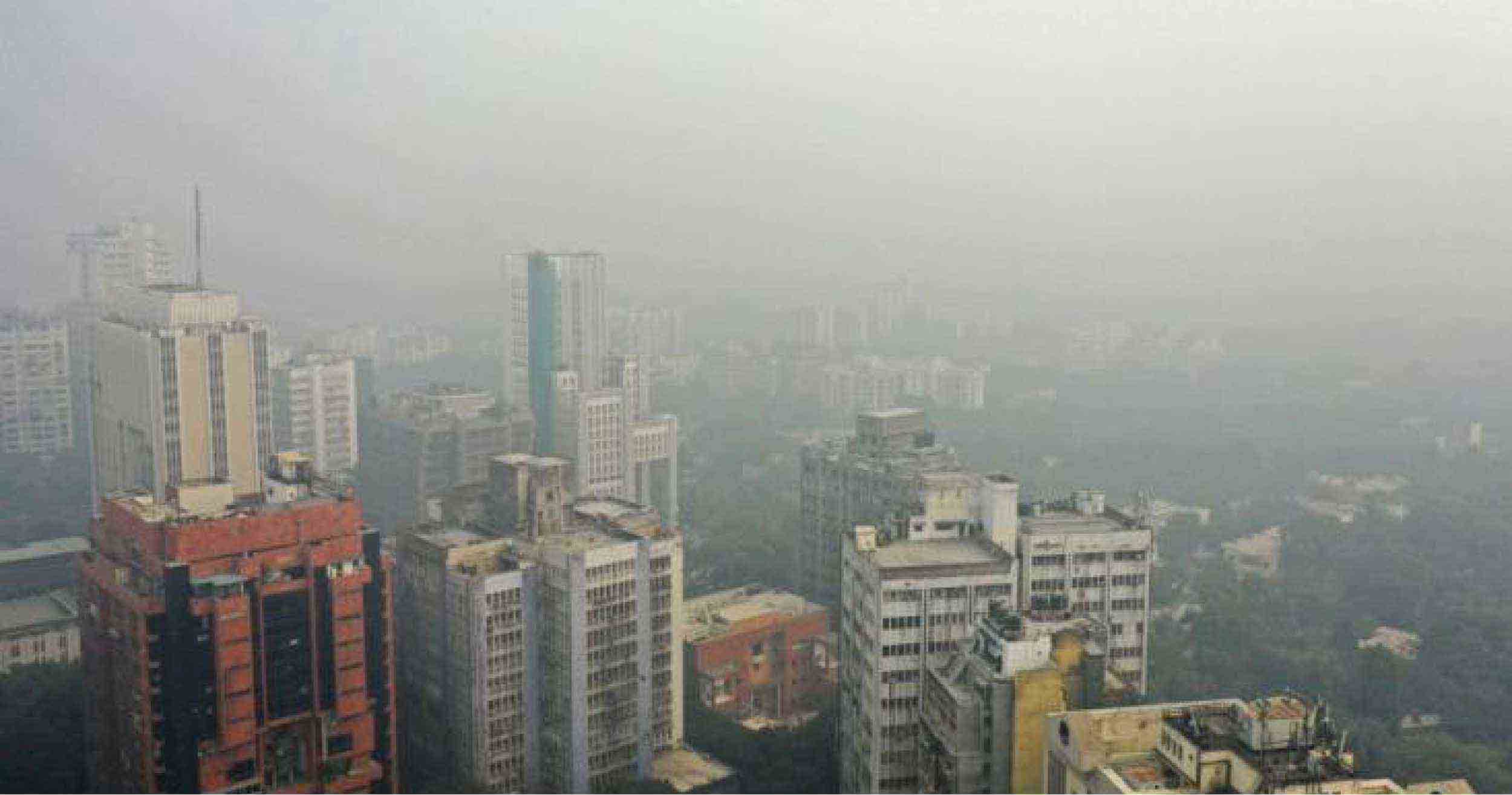 New Delhi Closes Schools as Smog Surges 60 Times Above WHO Safe Limit