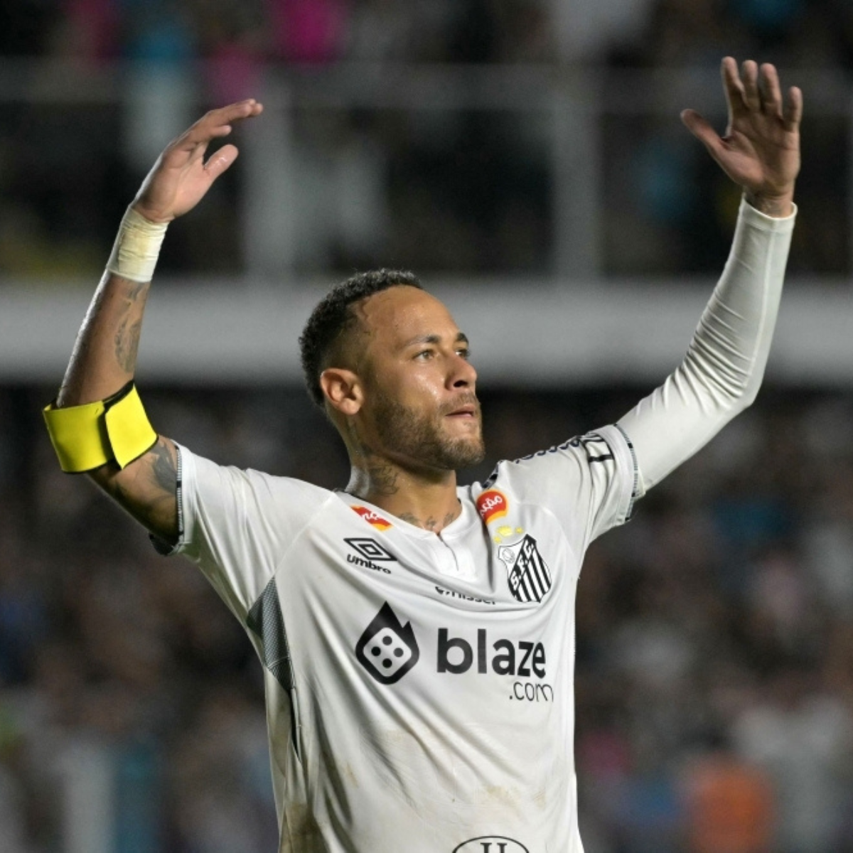 Neymar extends contract with Santos, sets sights on Brazil World Cup return
