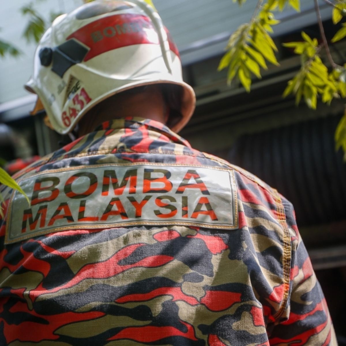 High-impact crash launches Perodua Aruz driver into Klang mangrove swamp; escapes with only minor injuries