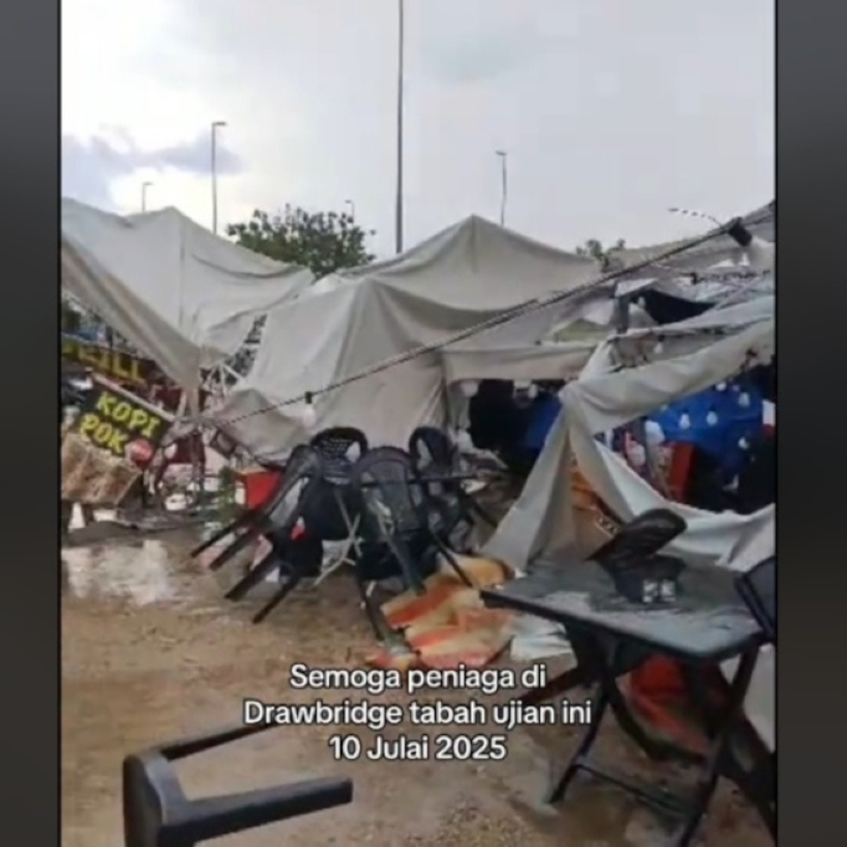 Tents ripped, stalls wrecked as storm strikes 100 traders near Kuala Terengganu drawbridge