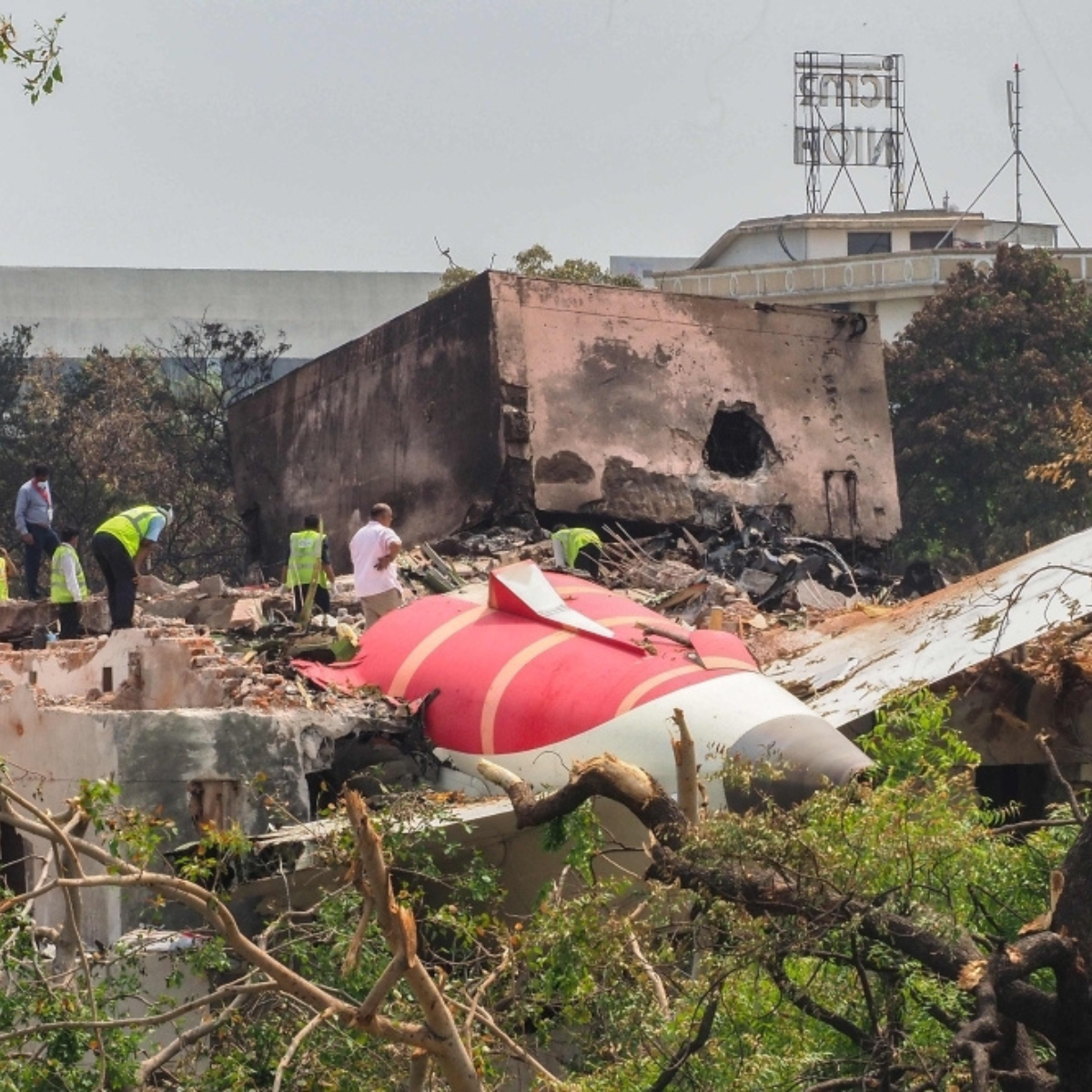 India orders checks on Boeing fuel switches after deadly Air India crash