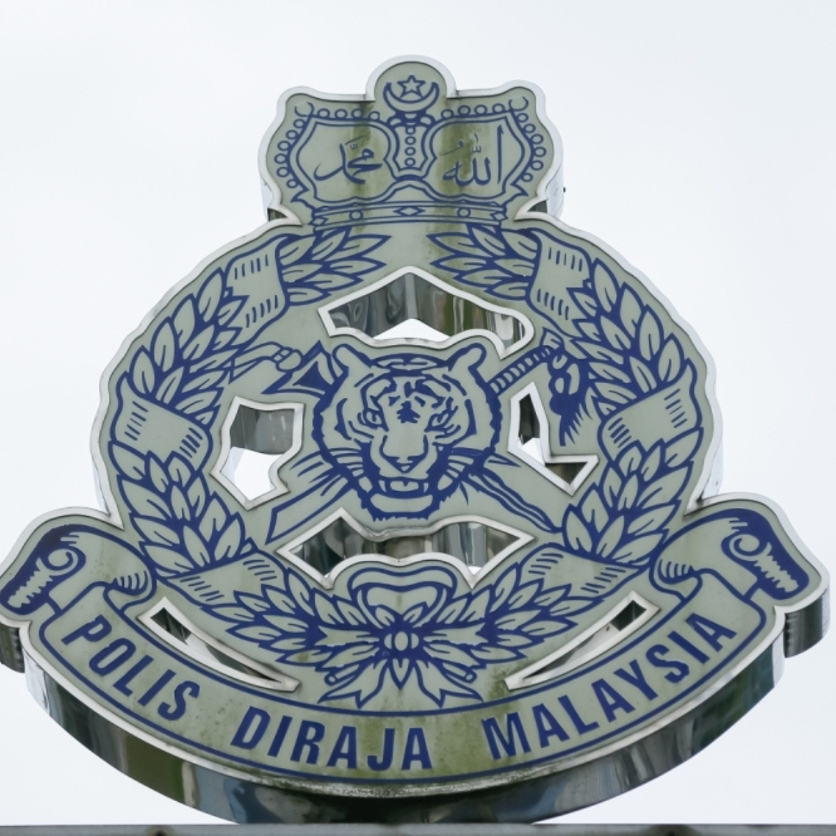 One killed, two injured in late-night motorcycle accident in Kota Tinggi