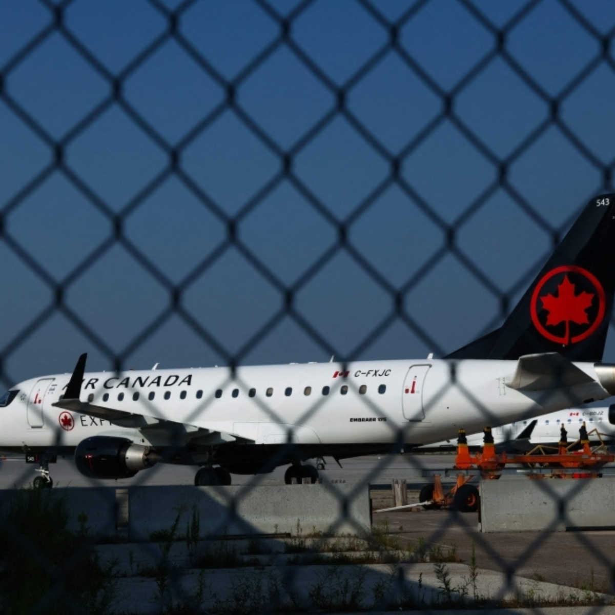 Canadian government steps in to halt Air Canada strike, proposes binding arbitration