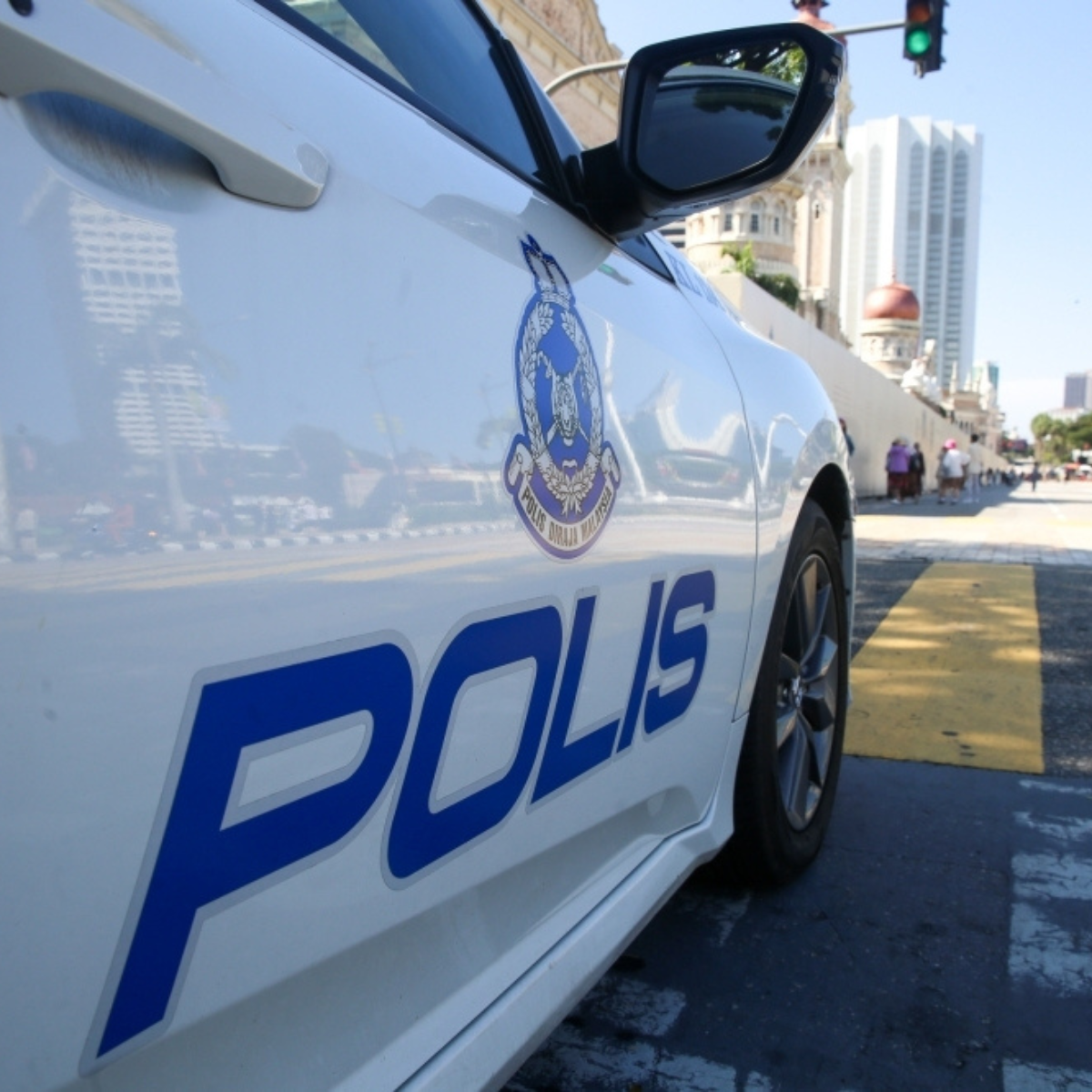 Two men killed in Gerik pile-up while refuelling a Nissan Vanette