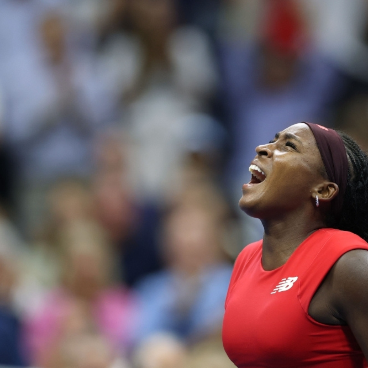 After fifty-nine errors, Gauff manages to get past Tomljanovic in a thrilling three-hour match at Flushing Meadows.