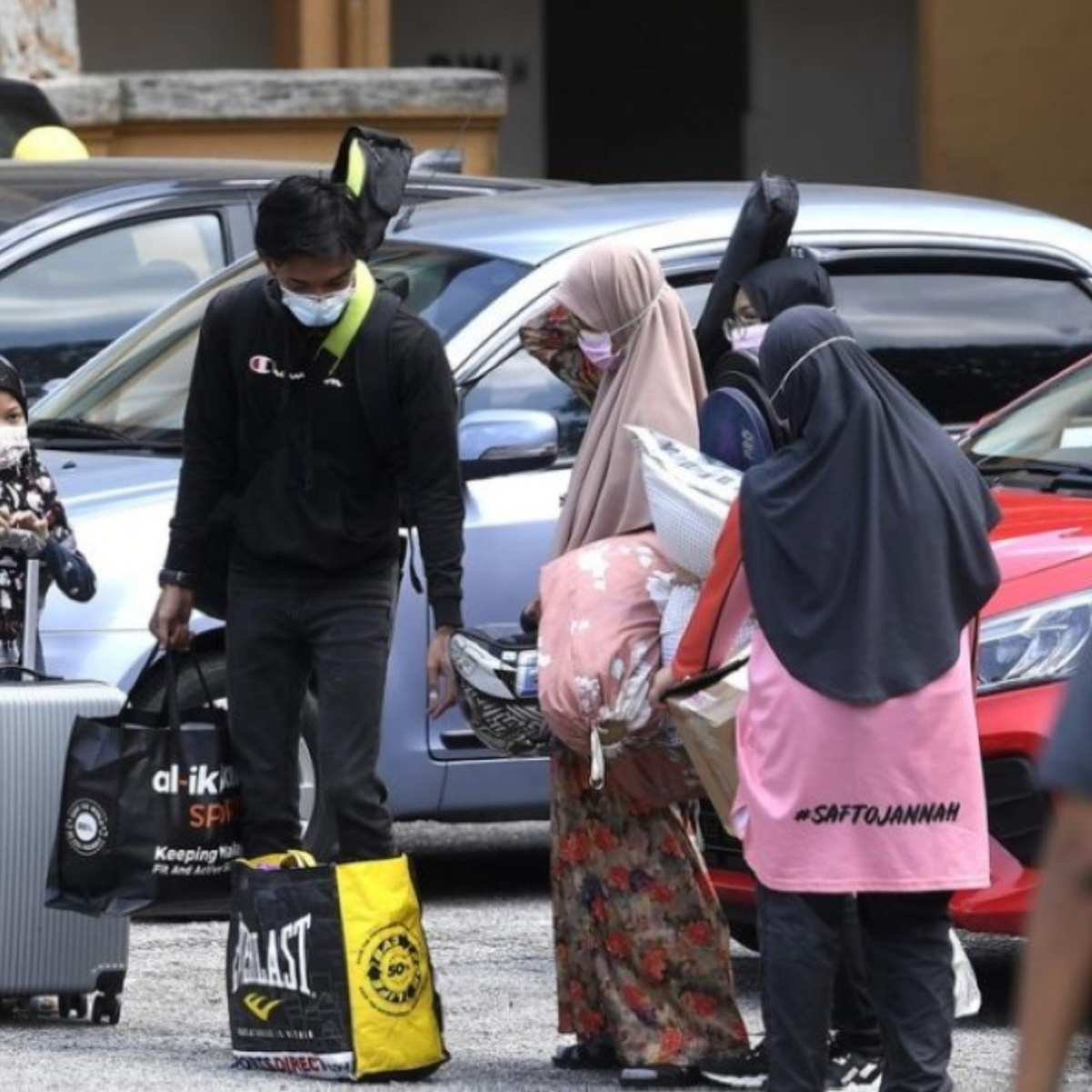 Zambry: Students offered university placements should register first, then seek assistance if facing financial difficulties