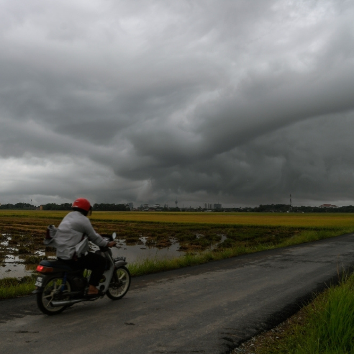 MetMalaysia issues severe thunderstorm alert for Perlis, Kedah, Penang, Perak and Selangor