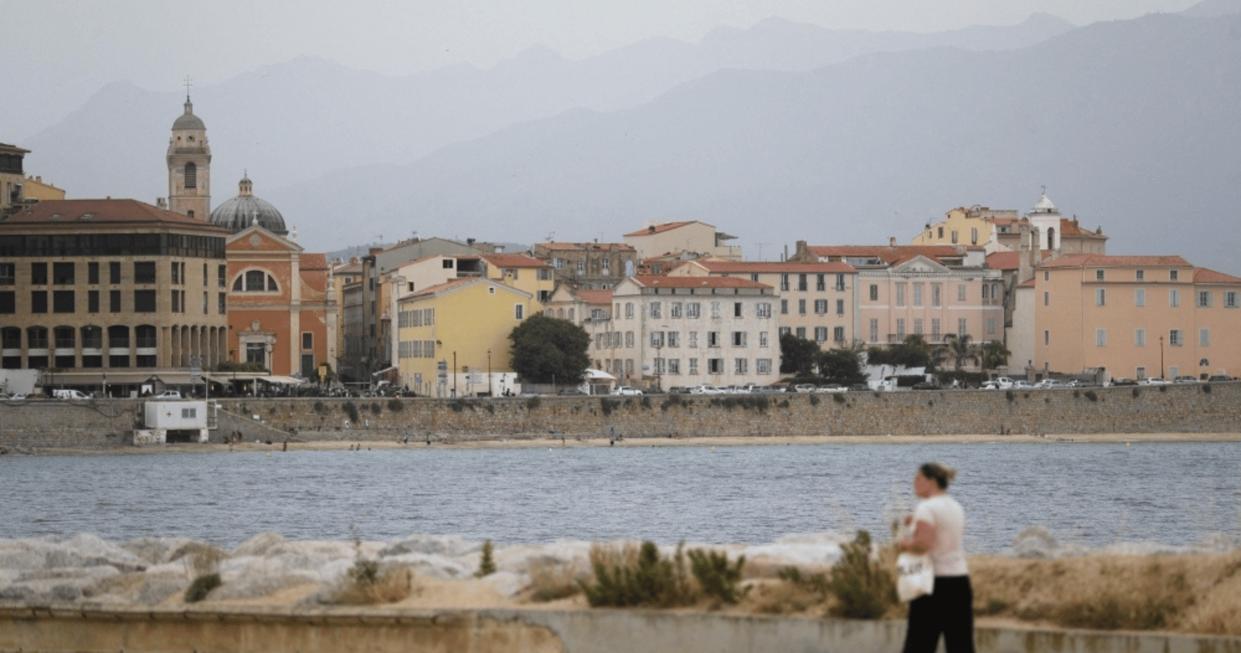 ‘Asleep on duty’: French air traffic controller naps, forcing Air Corsica flight to circle Mediterranean for 18 minutes