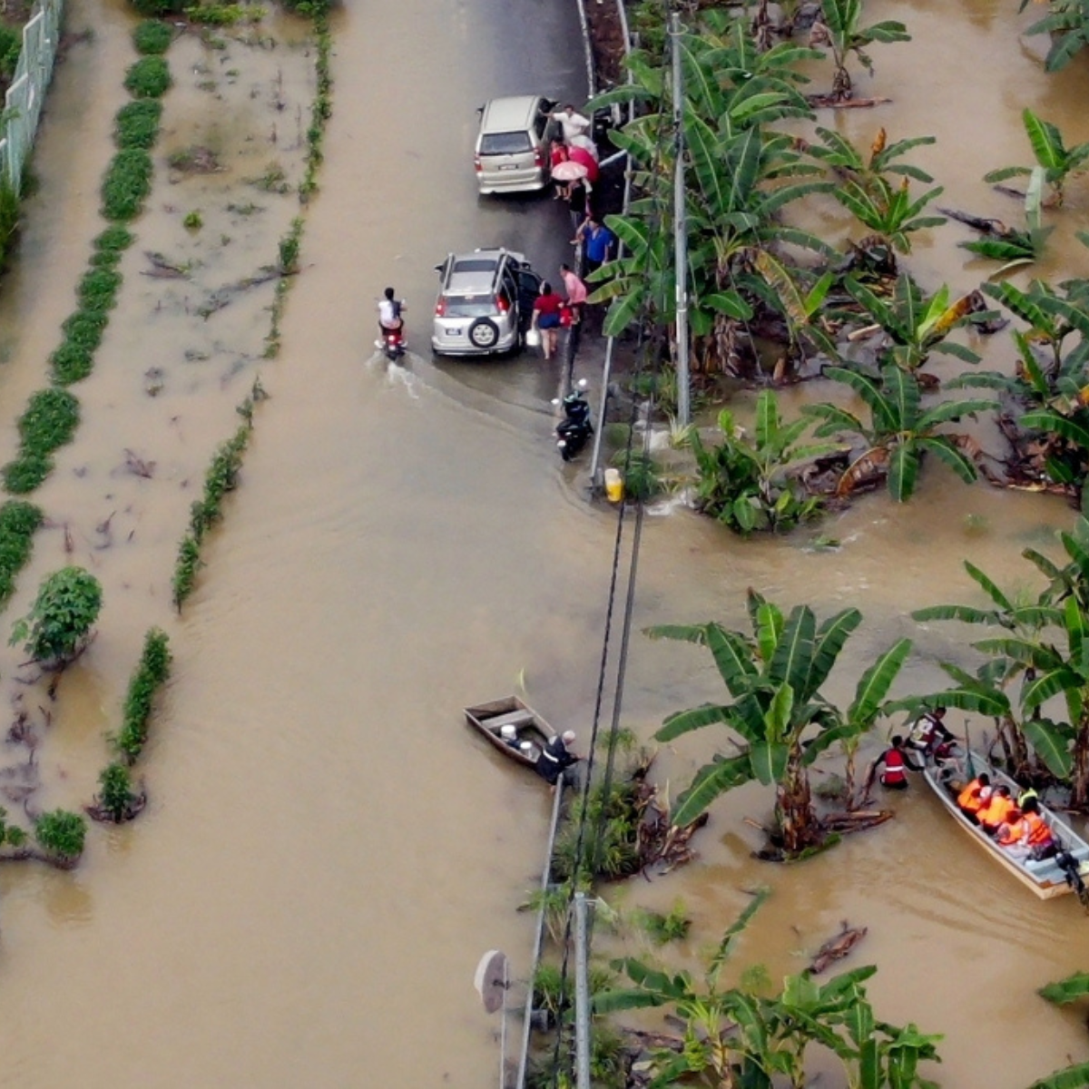 Fewer evacuees at Sabah flood relief centres; numbers increase in Marudi, Sarawak
