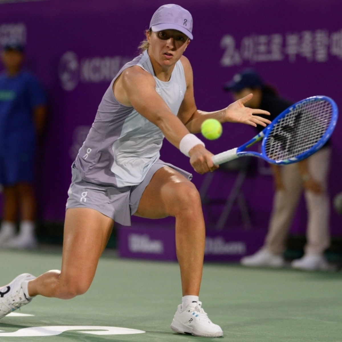 Swiatek overcomes rain delays and back-to-back matches to secure spot in Korea Open final