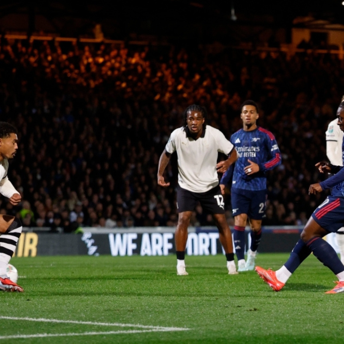 Eze Scores First Goal as Arsenal, Man City Progress to League Cup Last 16