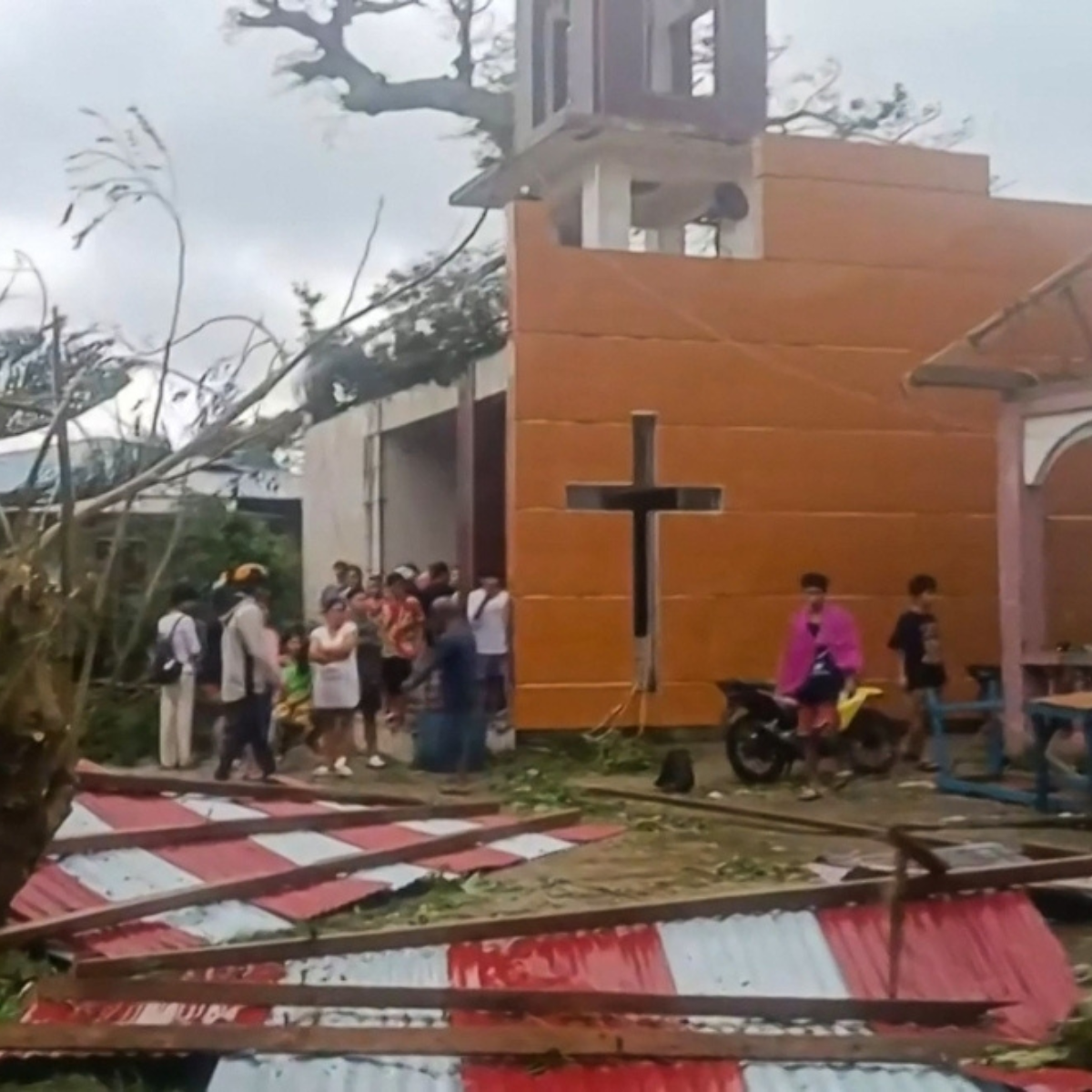 Powerful storm Bualoi batters the Philippines, leaving three dead and forcing 400,000 to evacuate