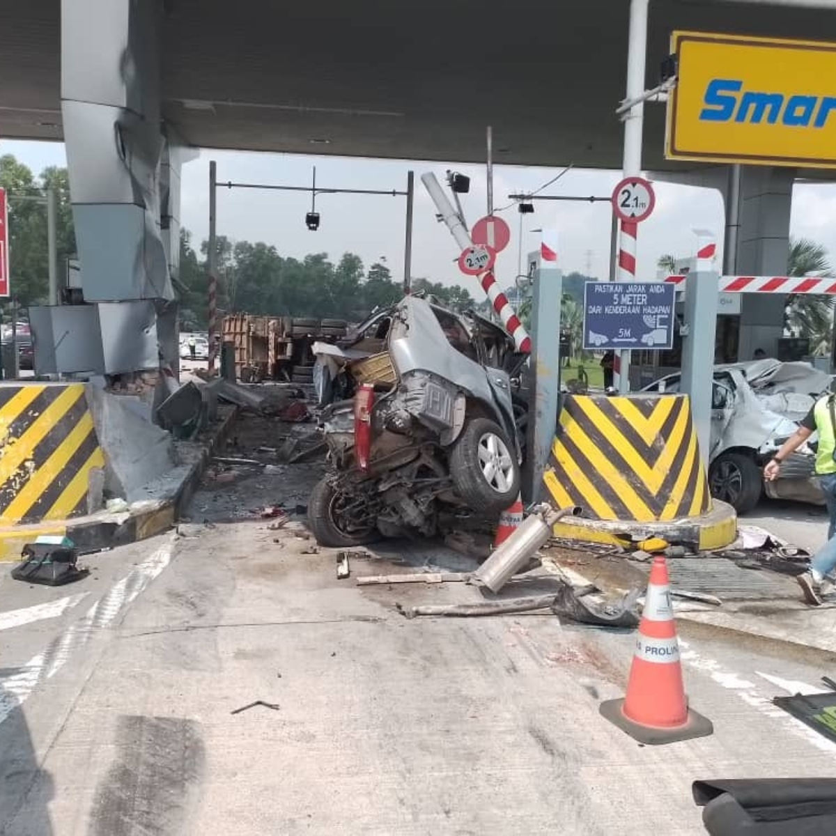 Police: Brake failure behind fatal Bukit Kajang Toll crash, lorry driver detained