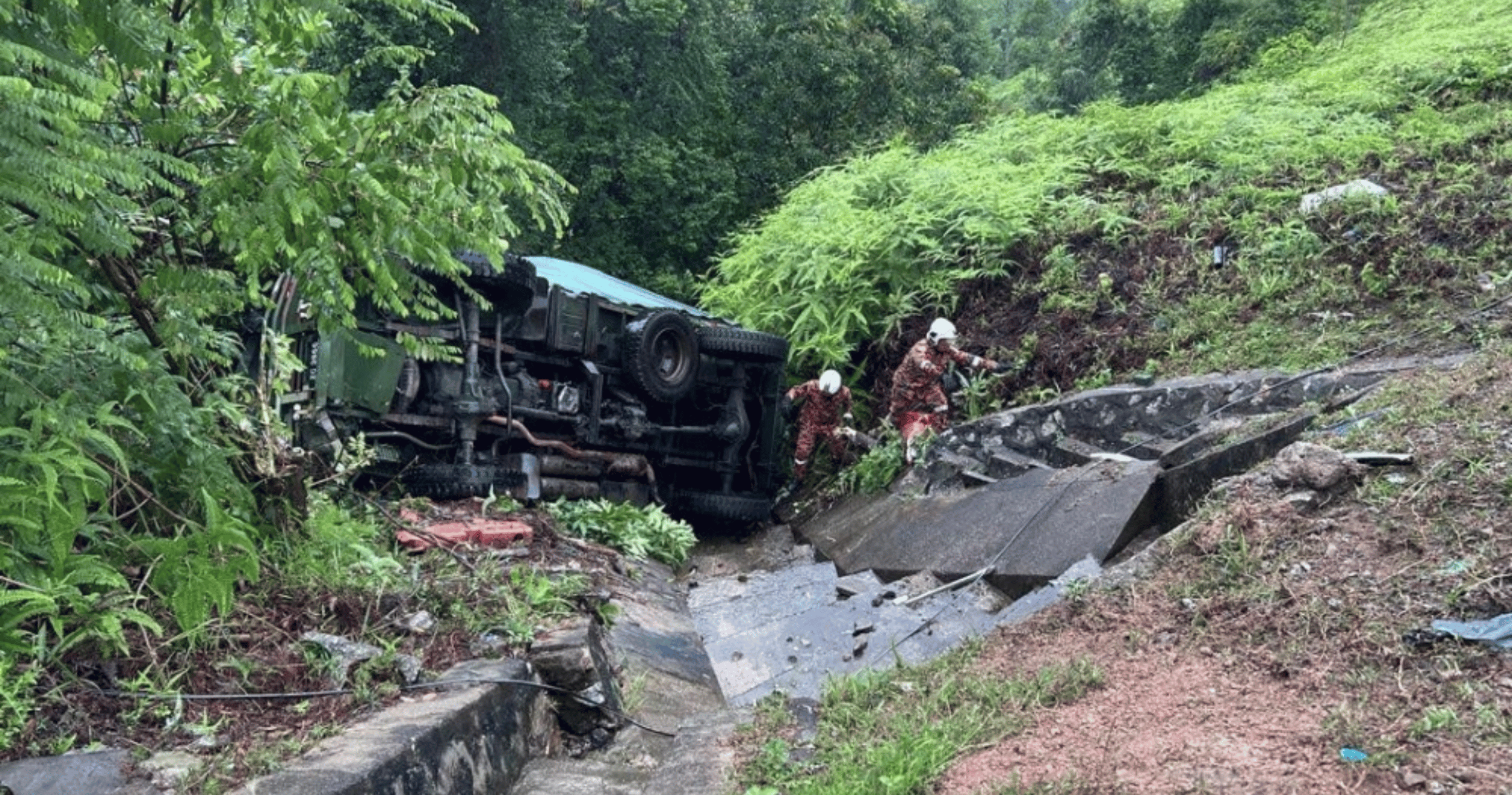 Army truck crashes after Menora Tunnel, leaving one dead and six injured